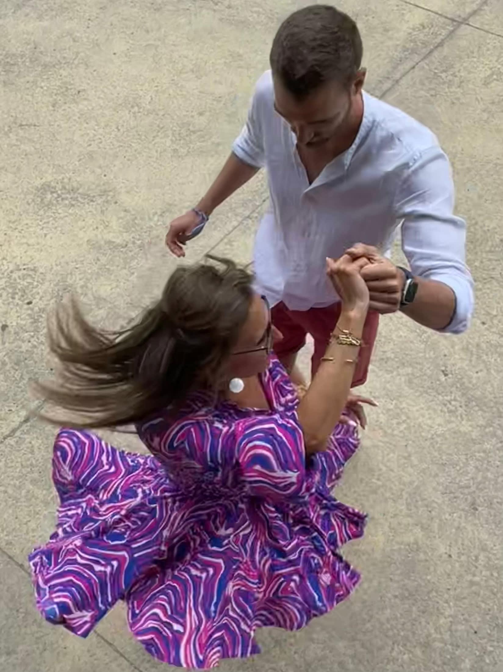 Couples de danseurs vus d'en haut pendant une soirée Rock 4 Life