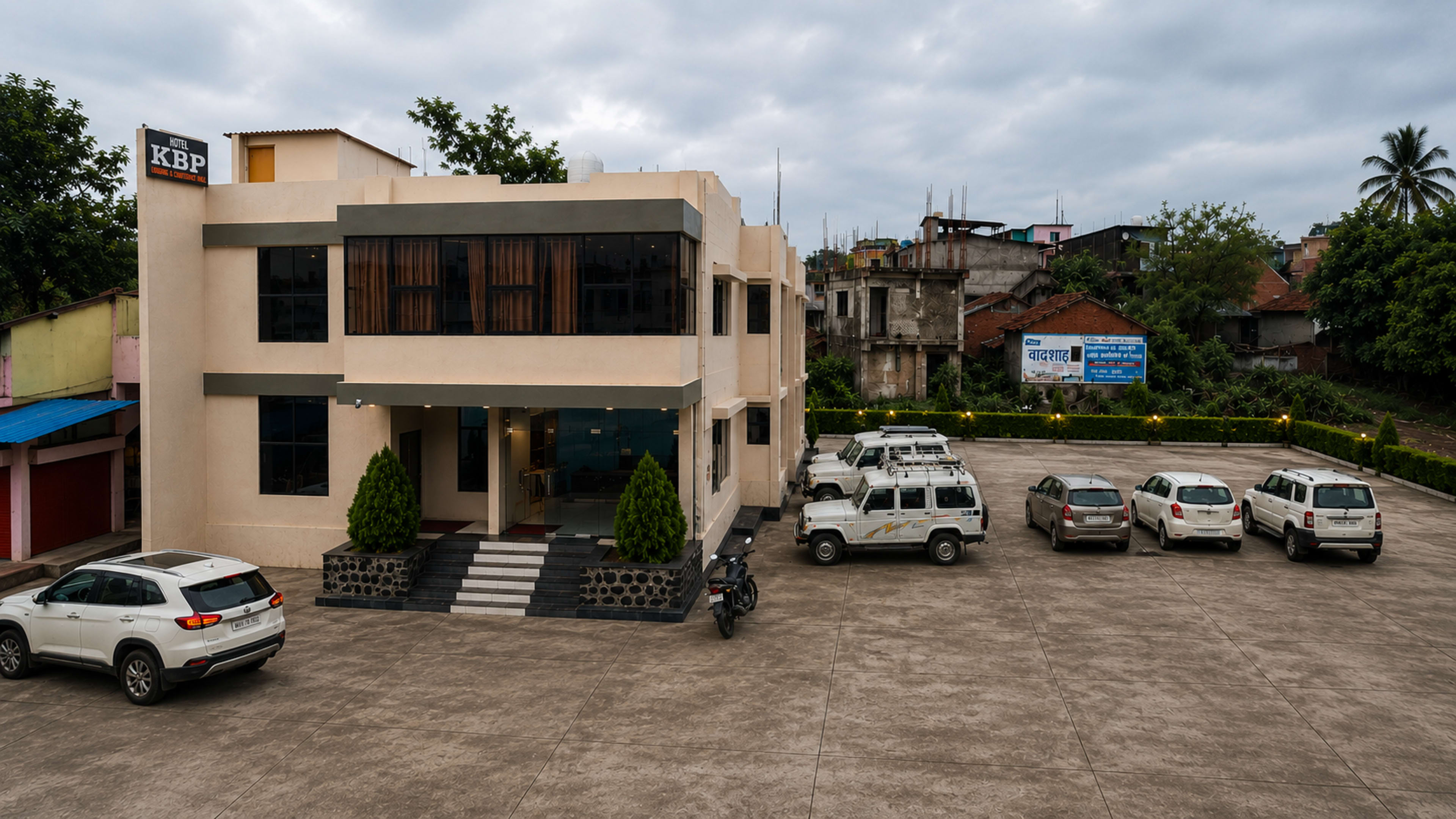 Hotel KBP exterior and private parking, Admapur