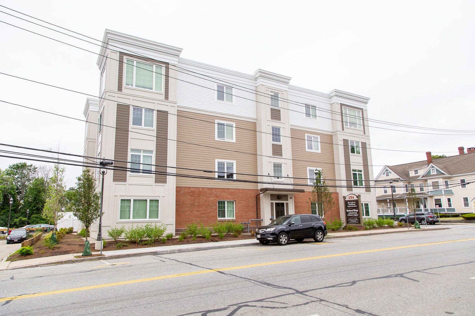 Apartment with parking space at 254 Broadway in Methuen, Massachusetts