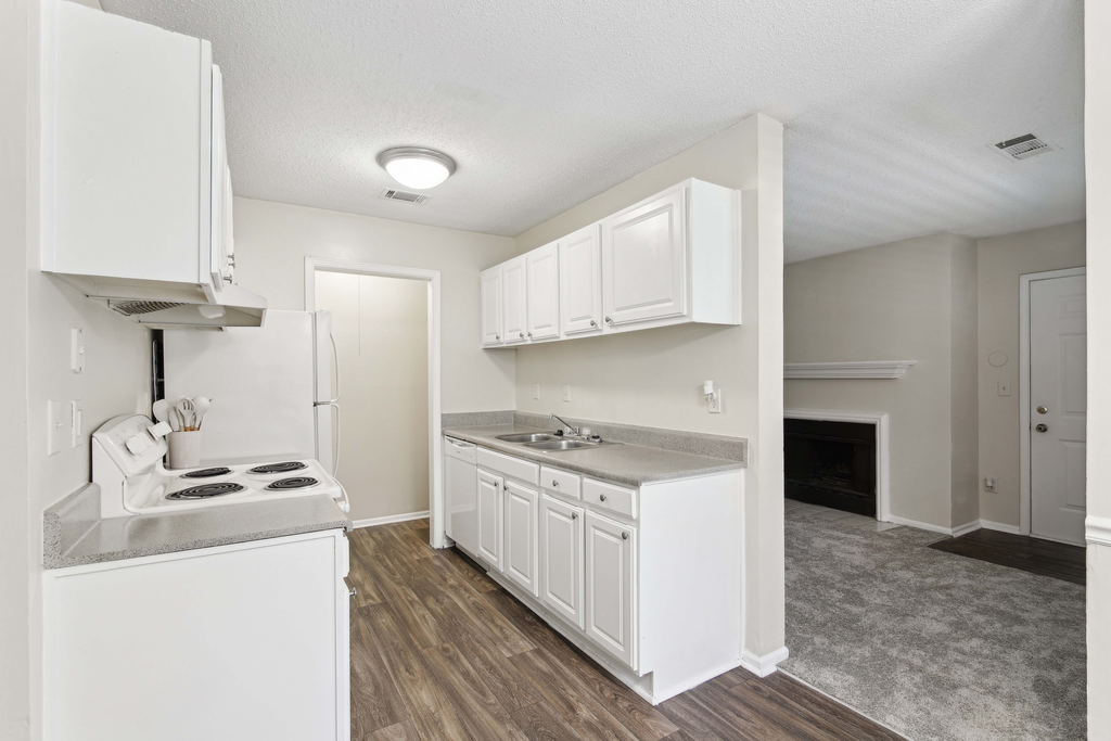 Towne Creek Apartment Homes 4 of 12