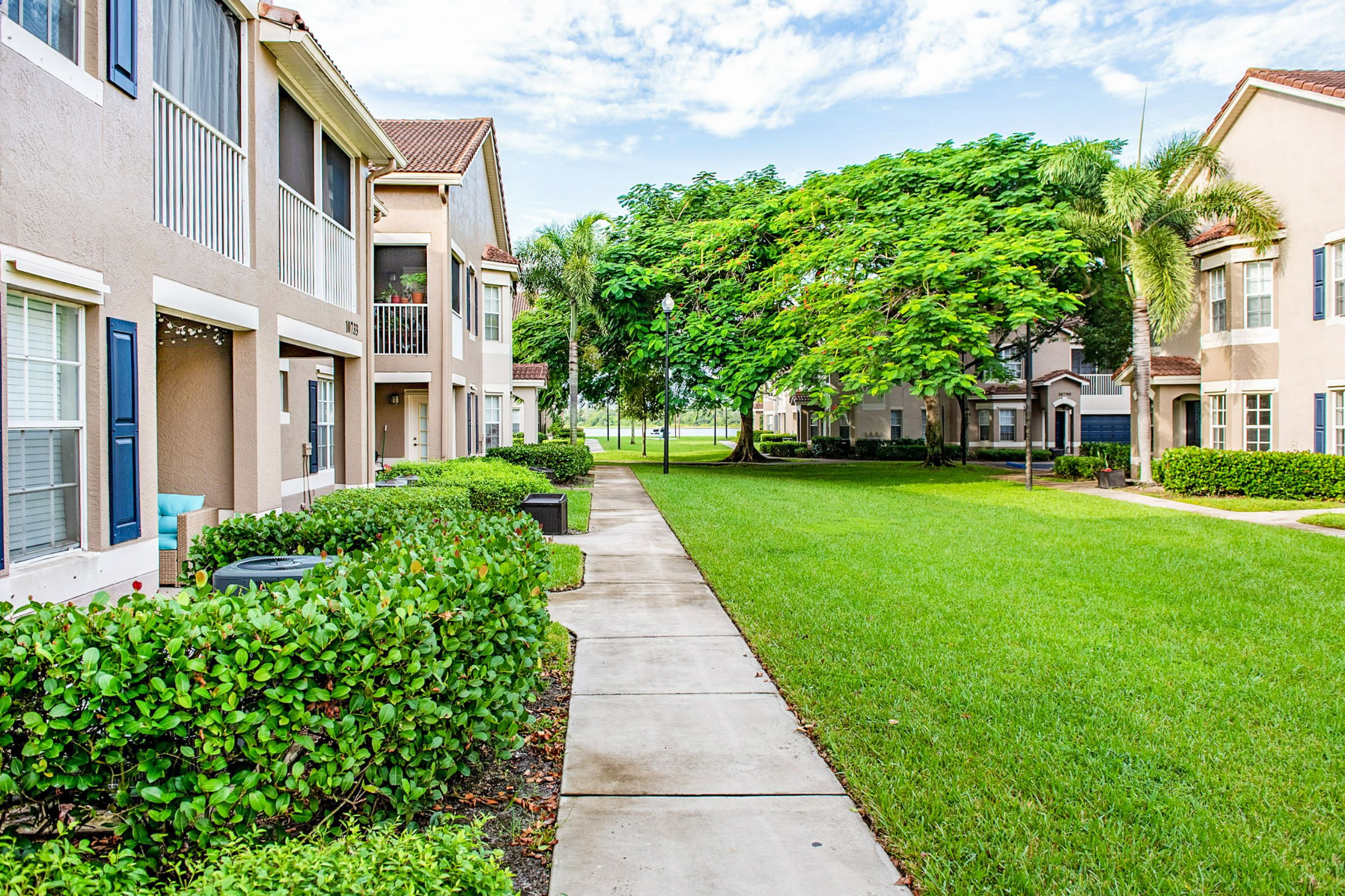 The Estates at Wellington Green Apartments 5 of 12