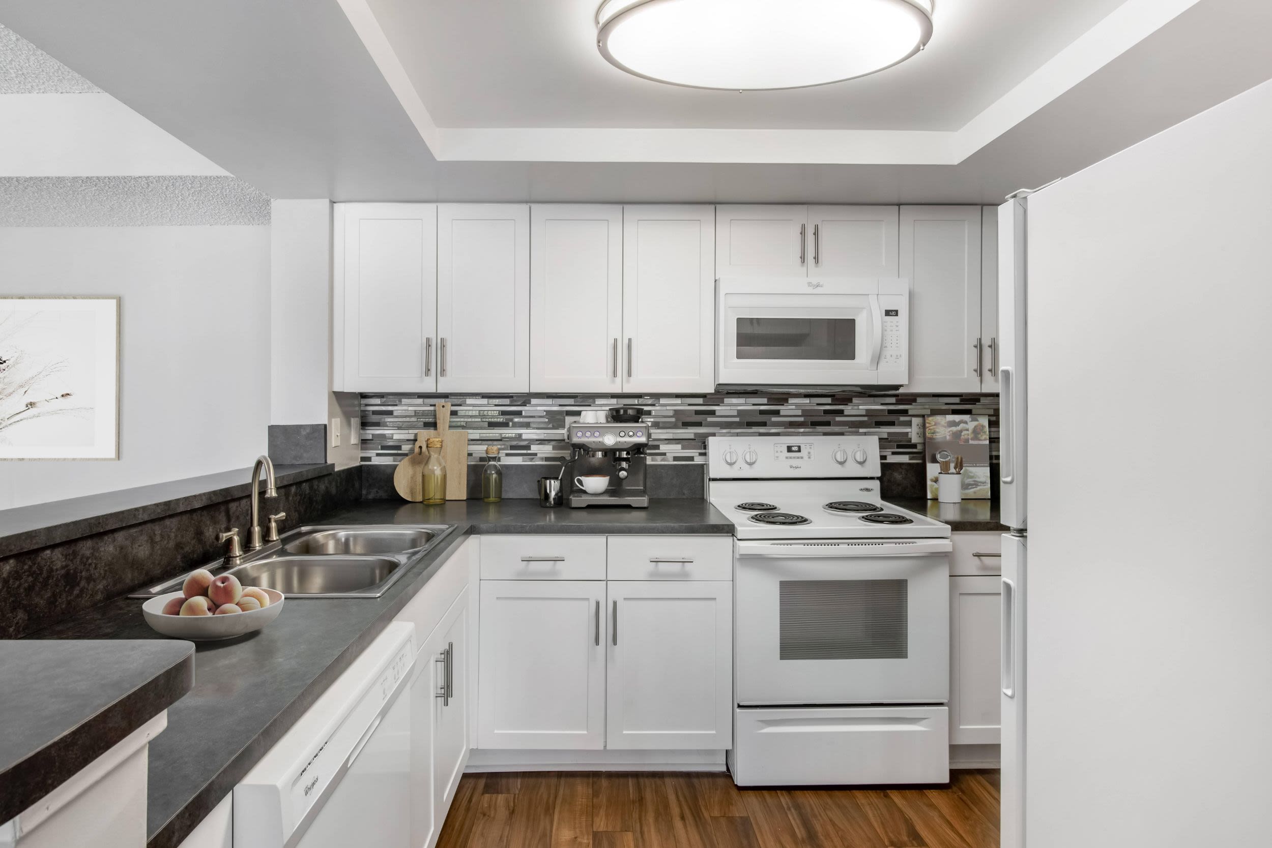 Palm Trace Landings Apartments 7 of 12