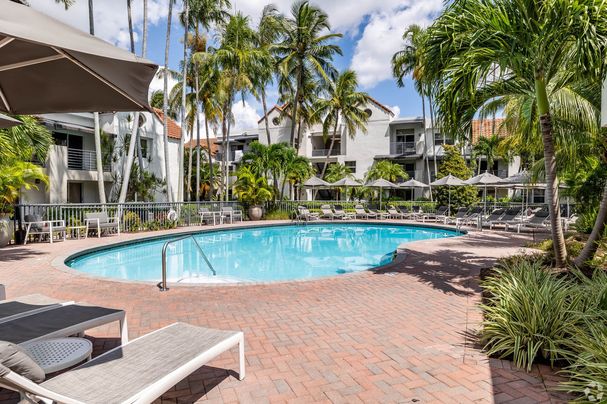 Sheridan Ocean Club Apartments 11 of 12