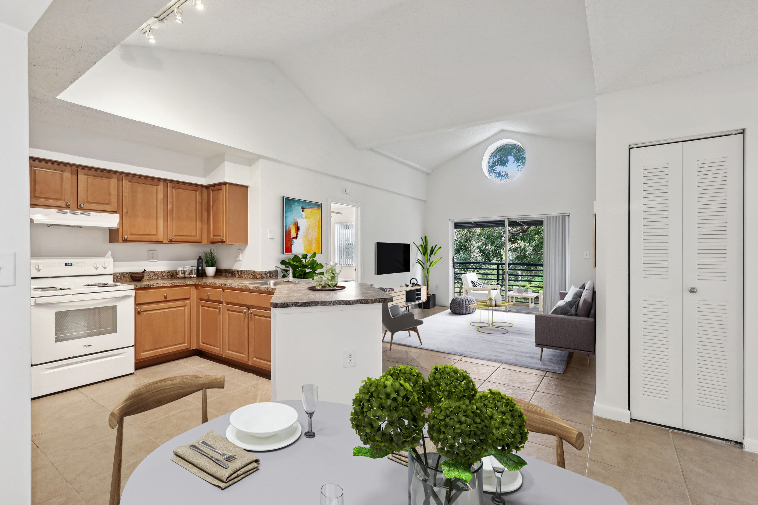 Sheridan Ocean Club Apartments 6 of 12
