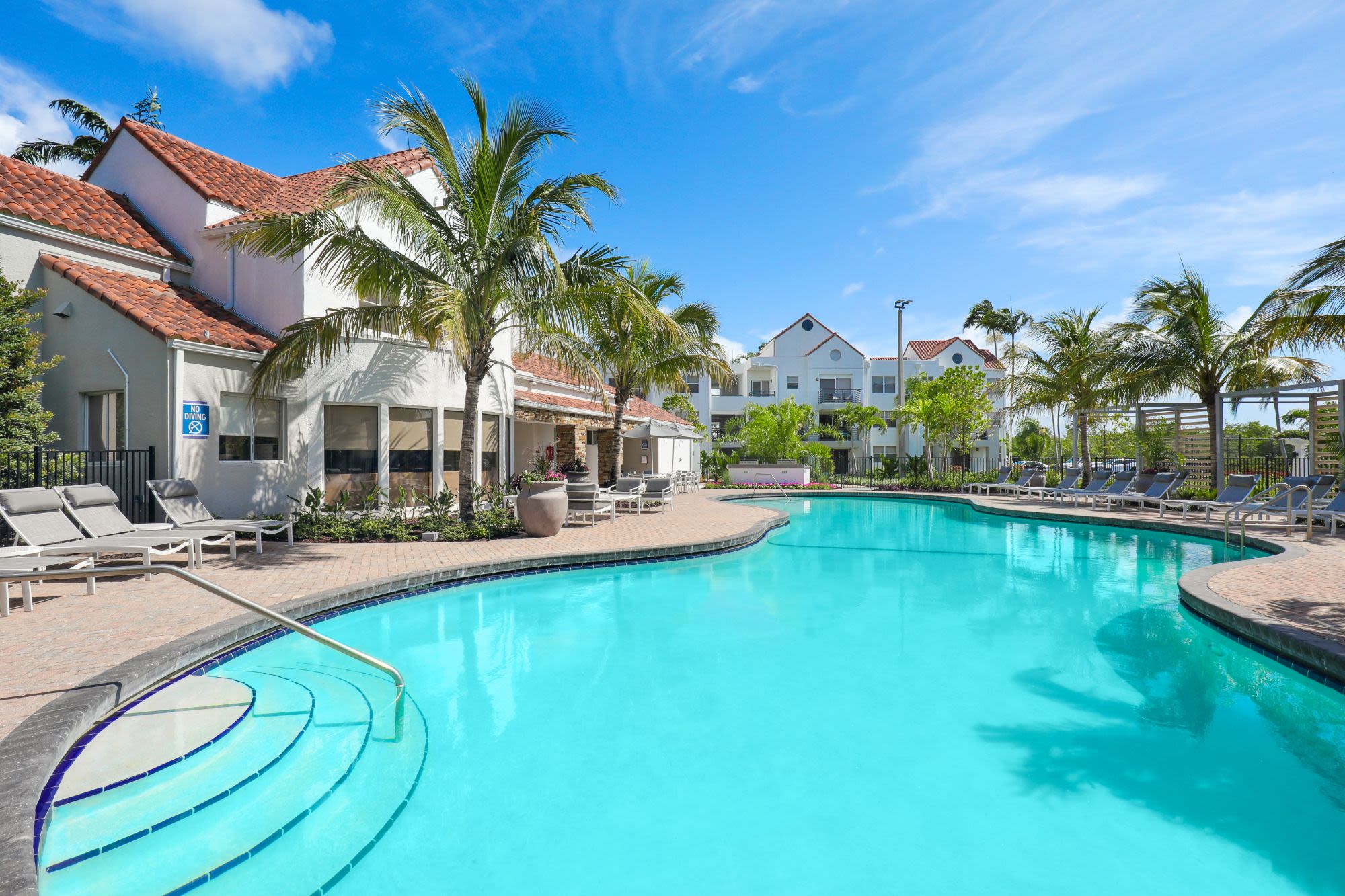 Sheridan Ocean Club Apartments 2 of 12