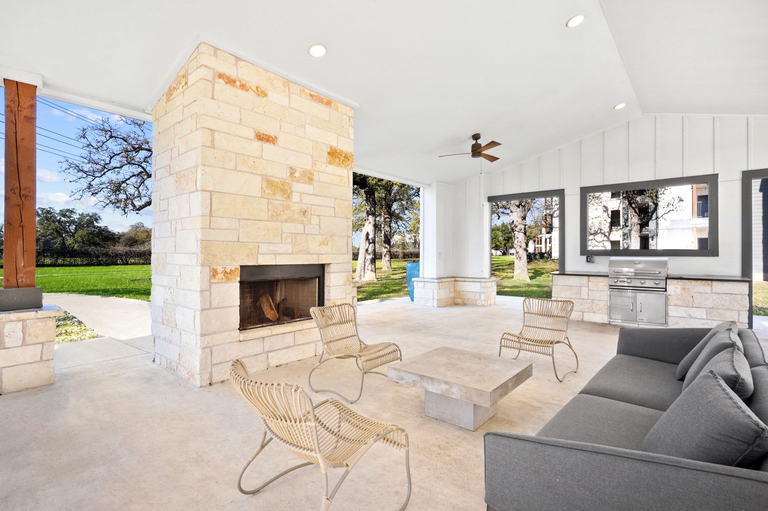 East Vue Ranch Apartments 2 of 12