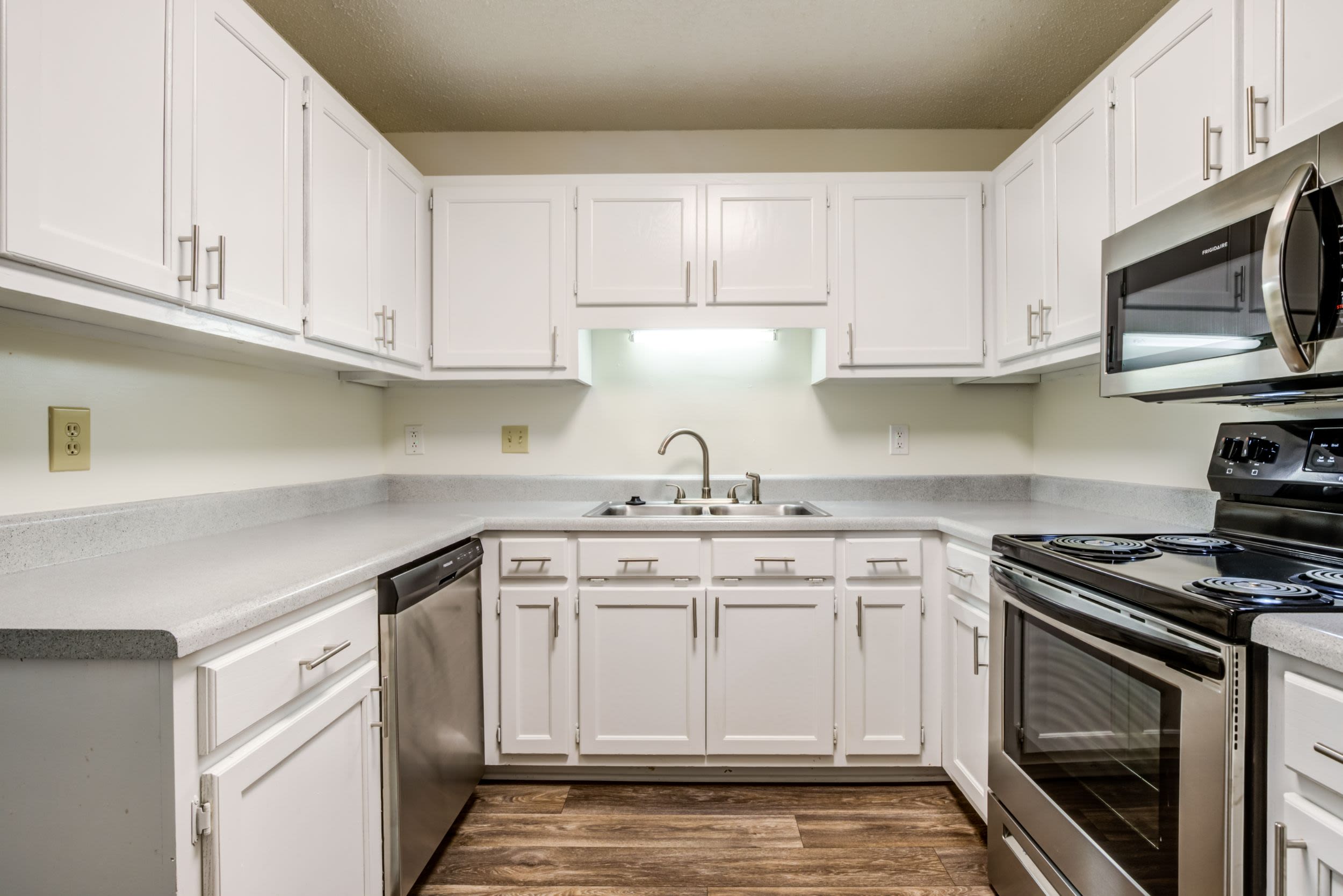 Estates at Bellwood Apartment Homes 6 of 12