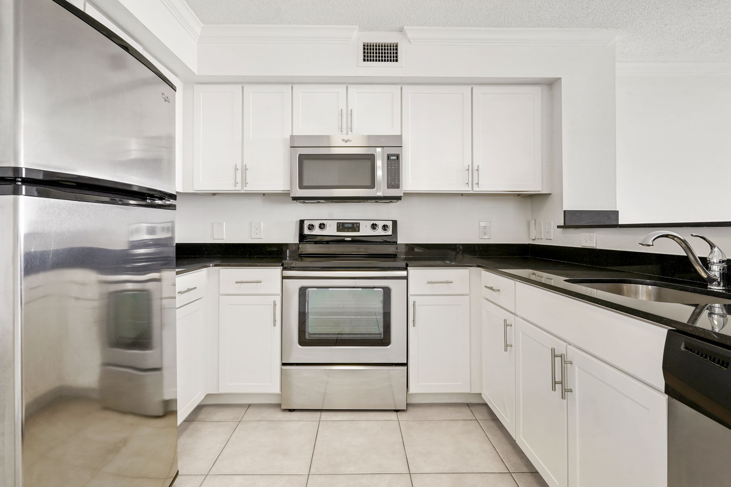 Gables Grand Plaza Apartments 9 of 12