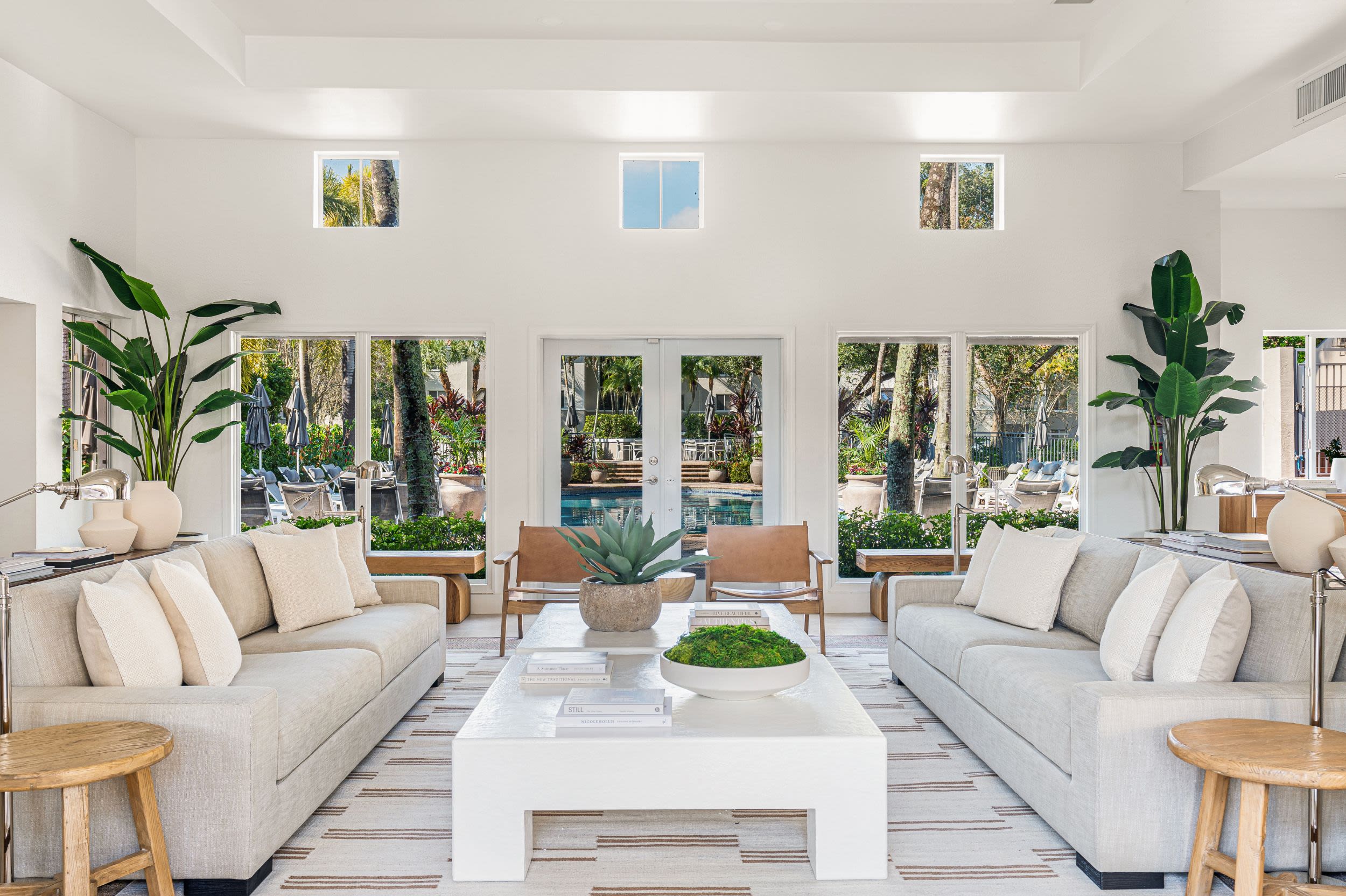 Coconut Palm Club Apartments 5 of 12