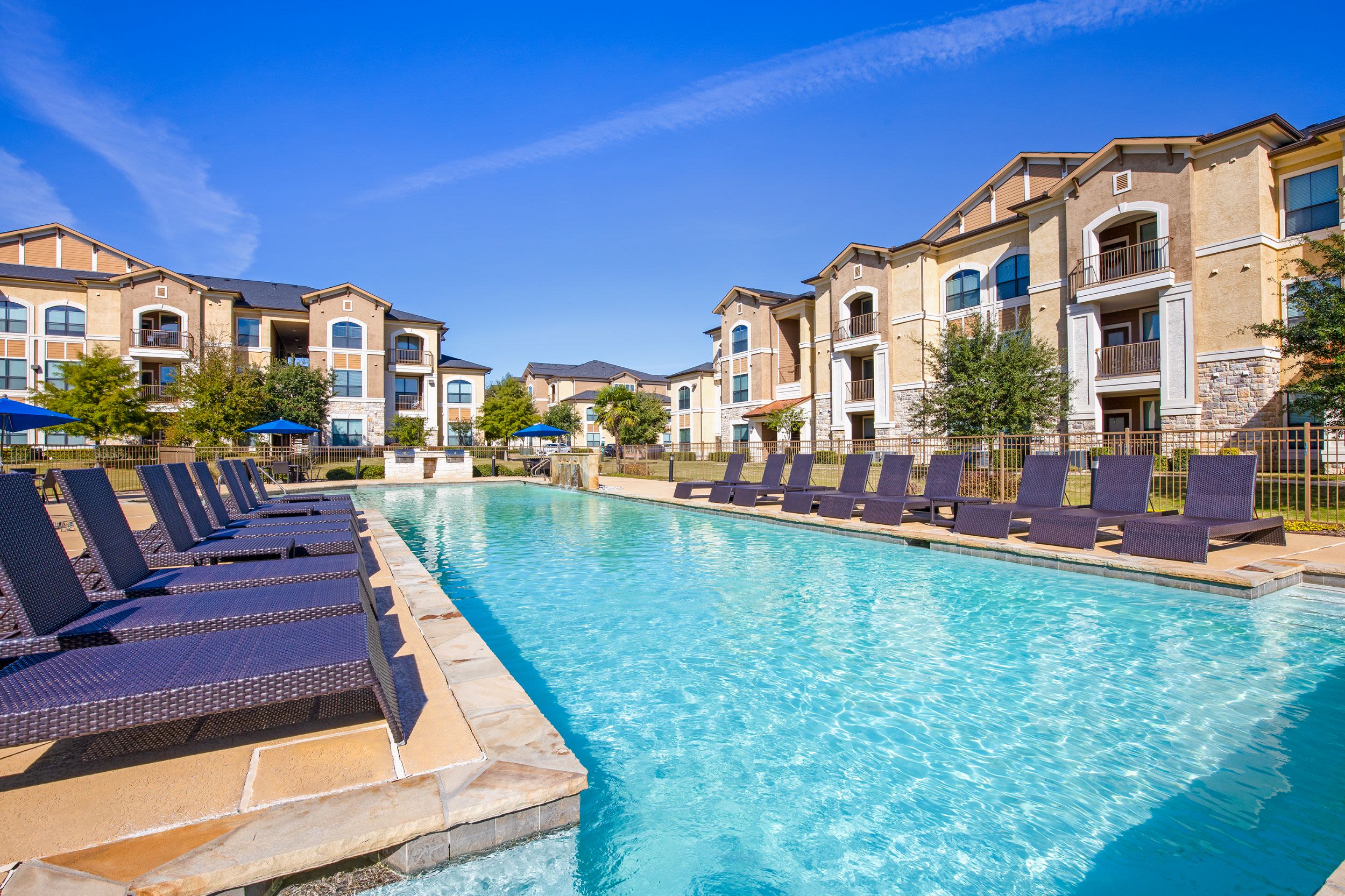 Summercrest Burleson Apartments 2 of 10