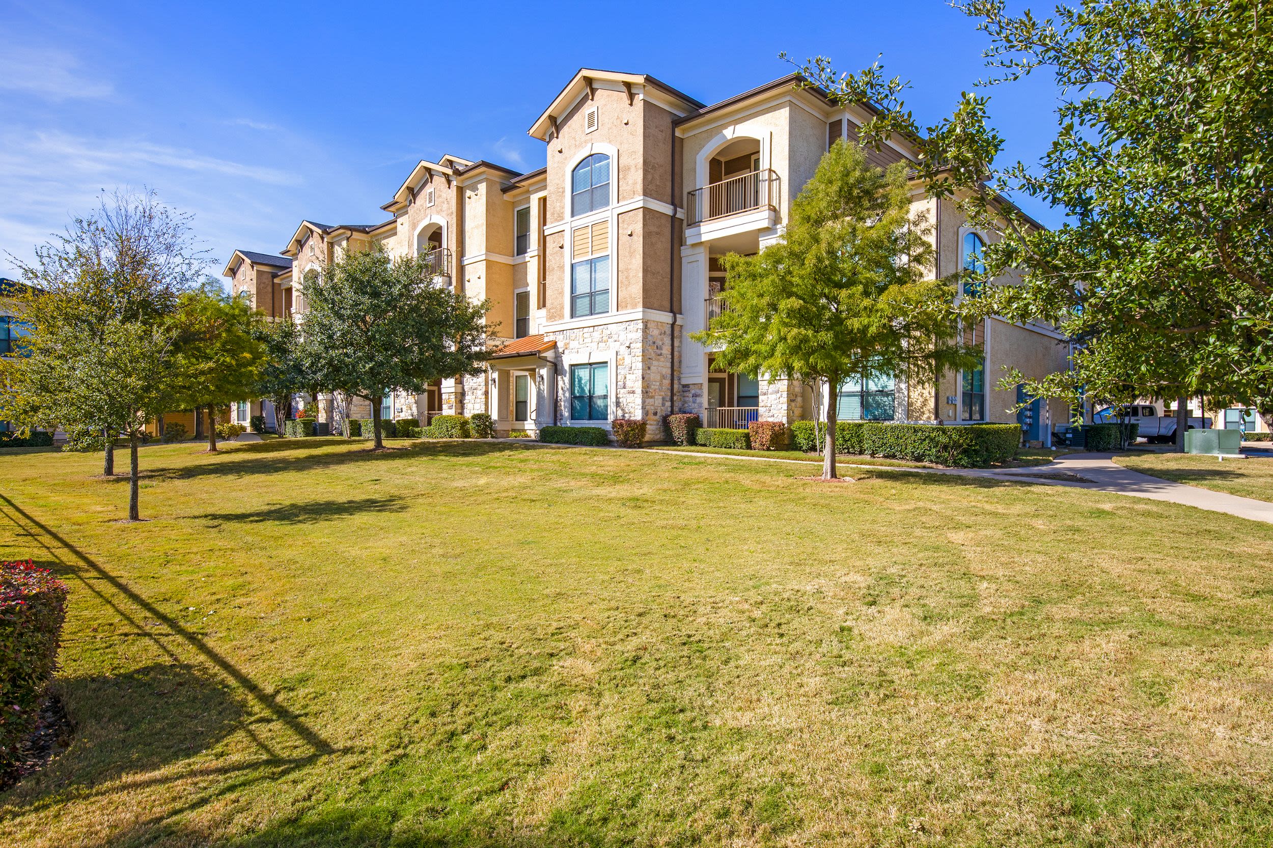 Summercrest Burleson Apartments 9 of 10