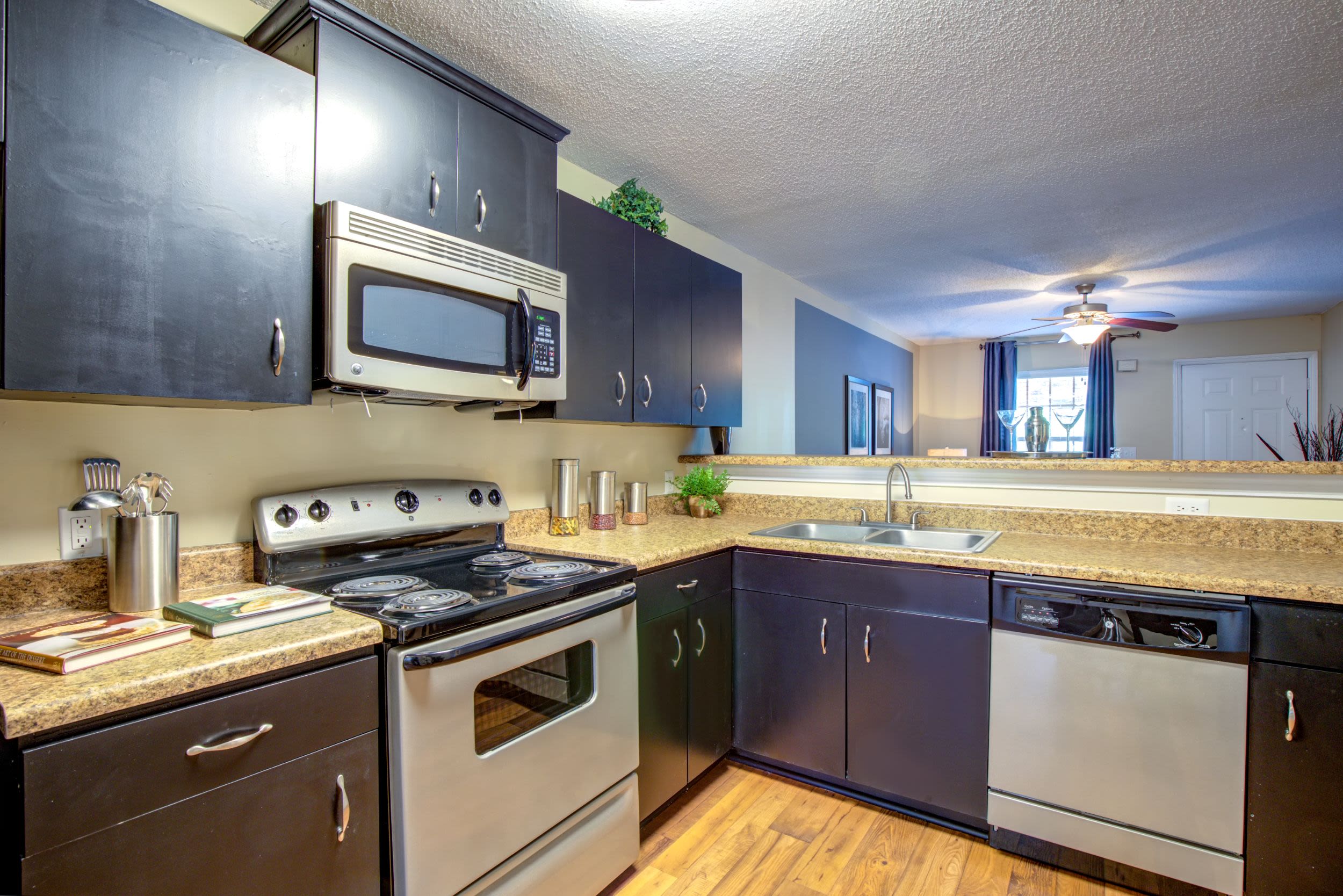 The Grove Apartments 7 of 12