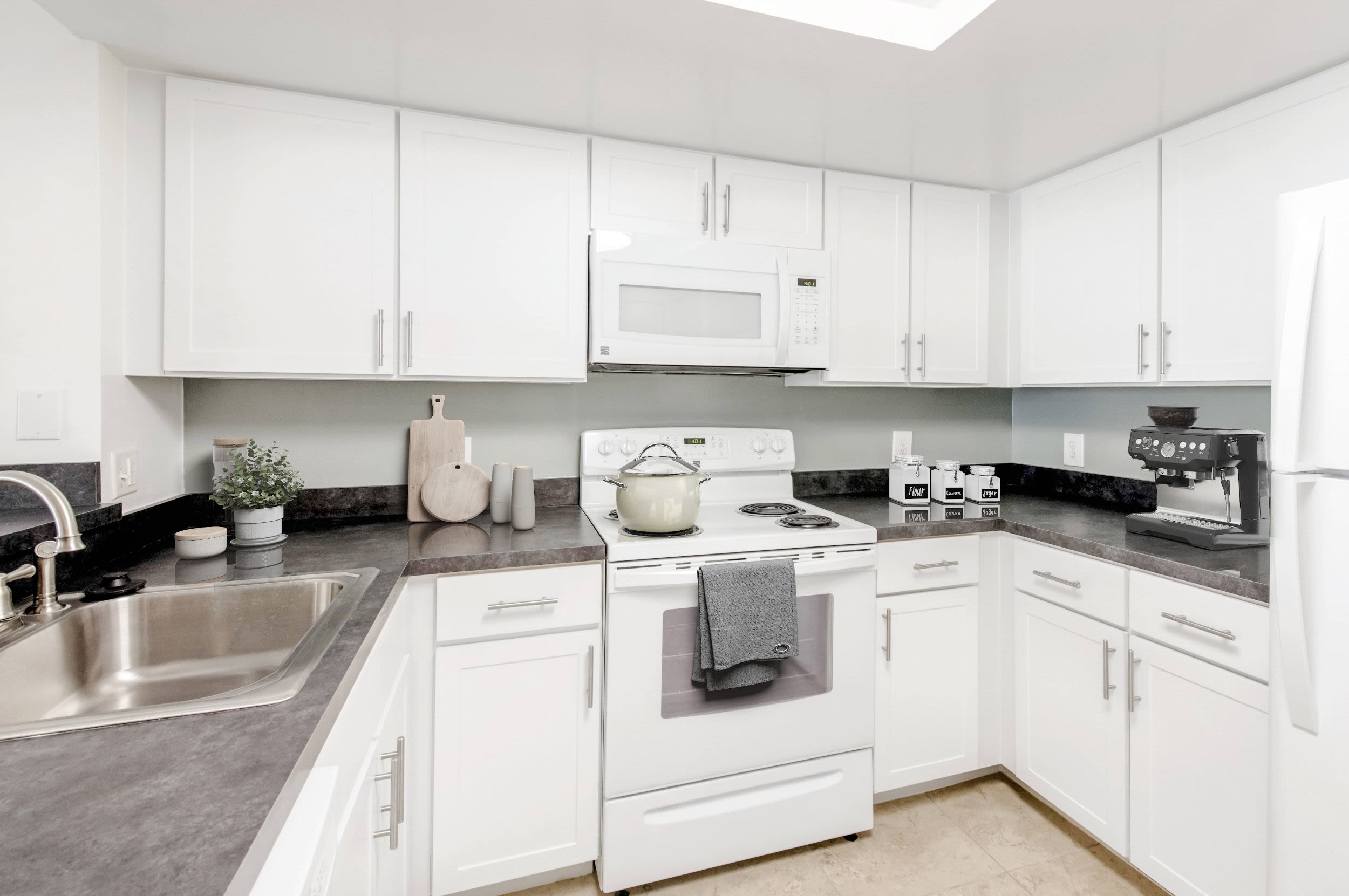 The Cove at Boynton Beach Apartments 7 of 12