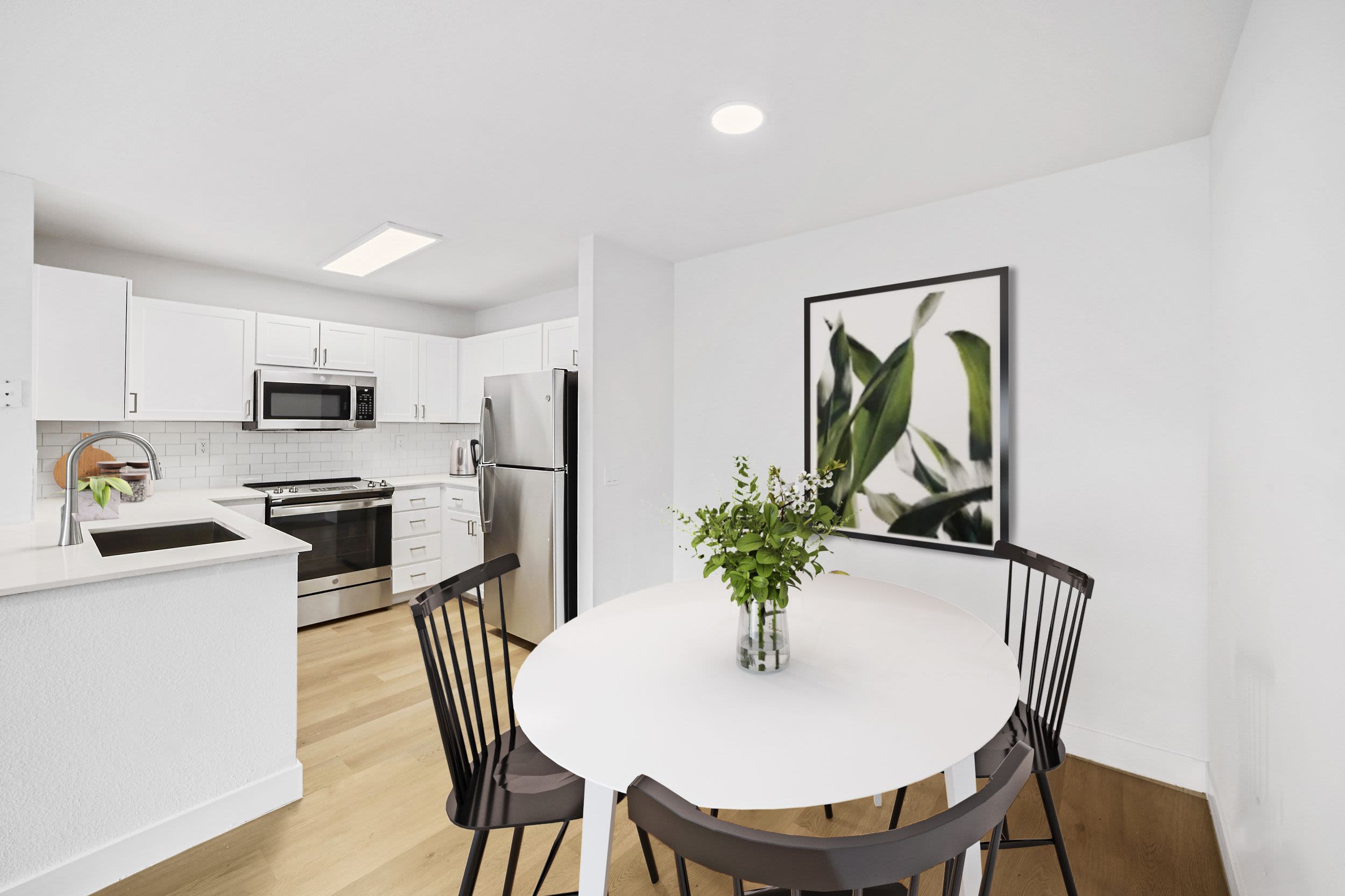 The Village at Lindsay Park Apartments 7 of 12