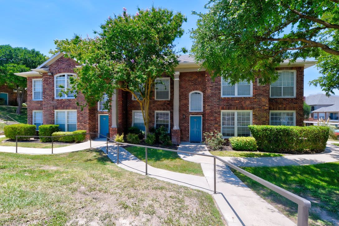 Whispering Creek Villas Apartment Homes 5 of 12