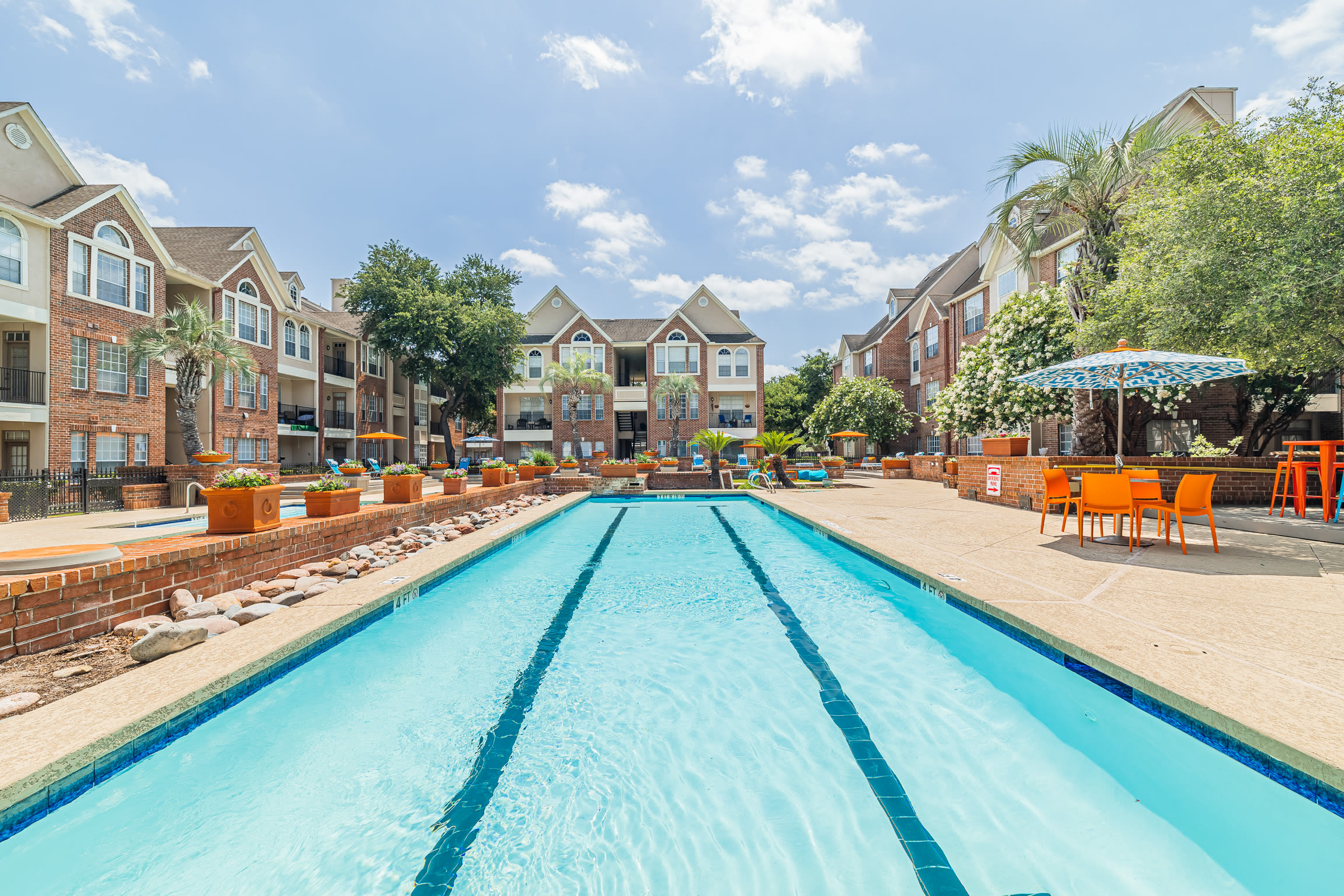 Pool at The Village at Bellaire (4 of 4)