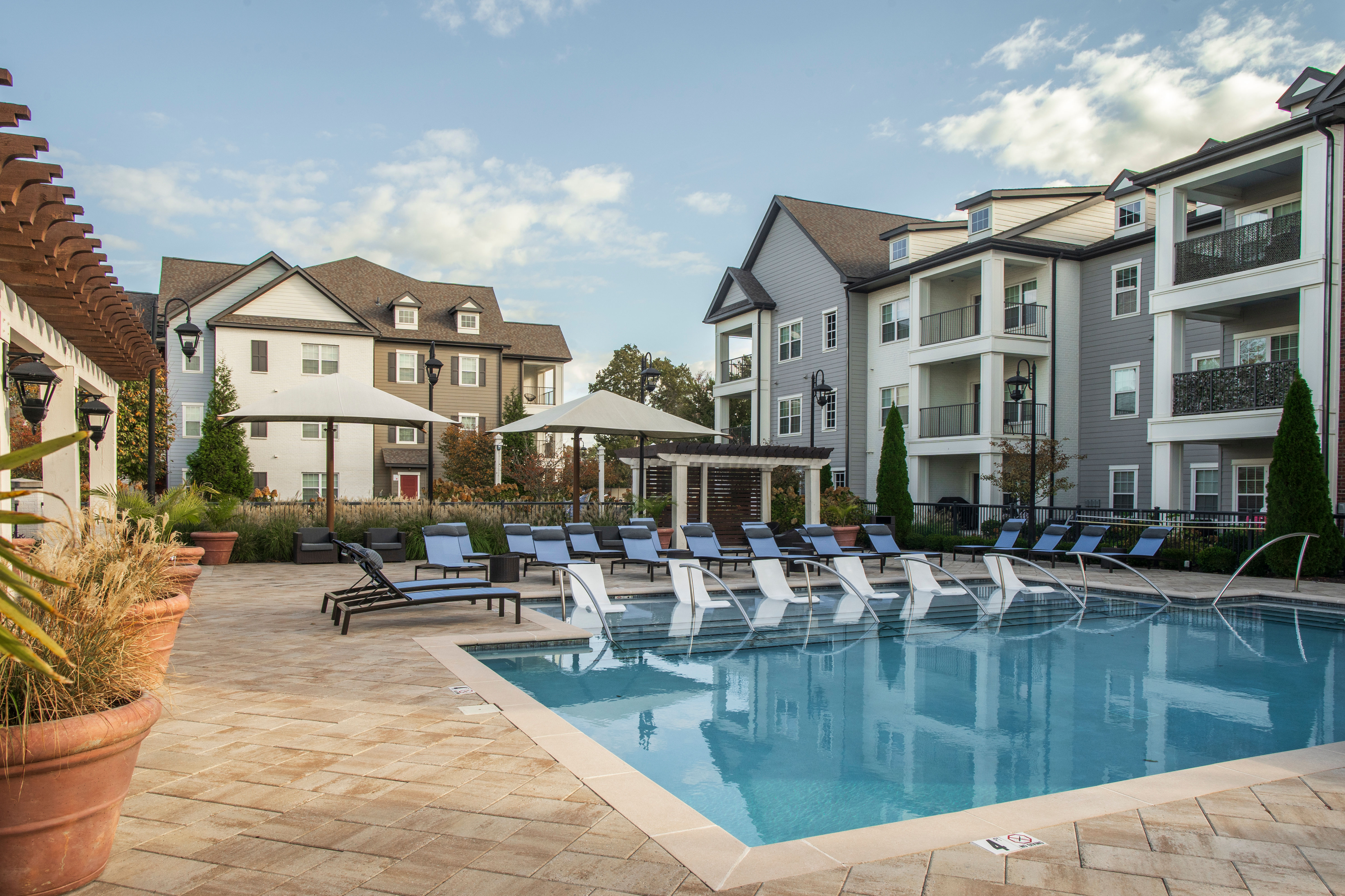 Springfield Apartments 2 of 4