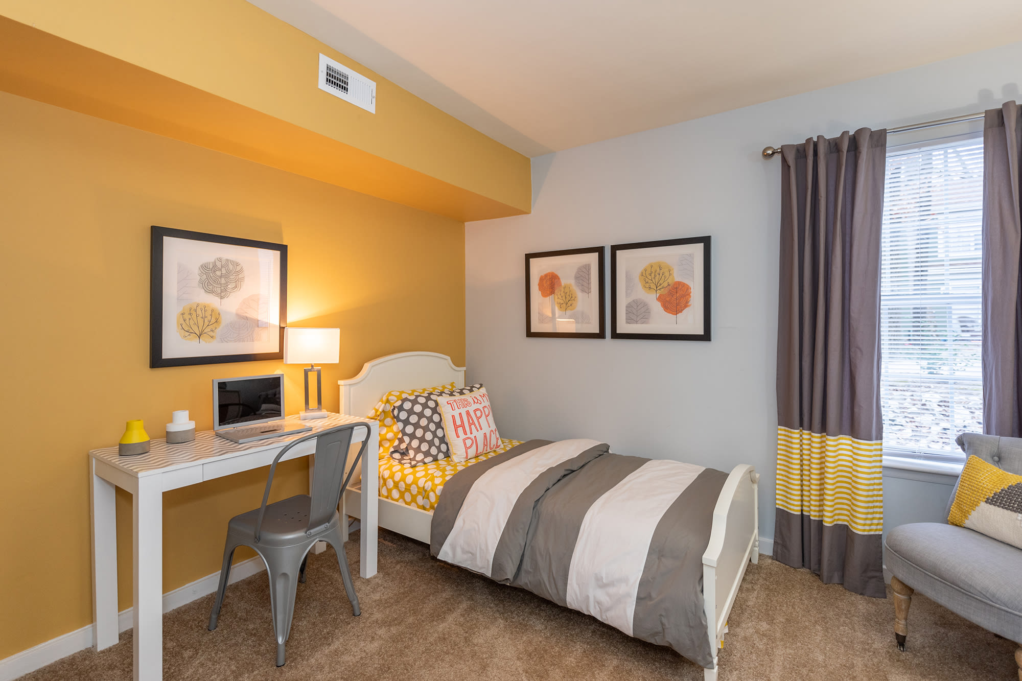 Hanover Crossing Apartments 5 of 7