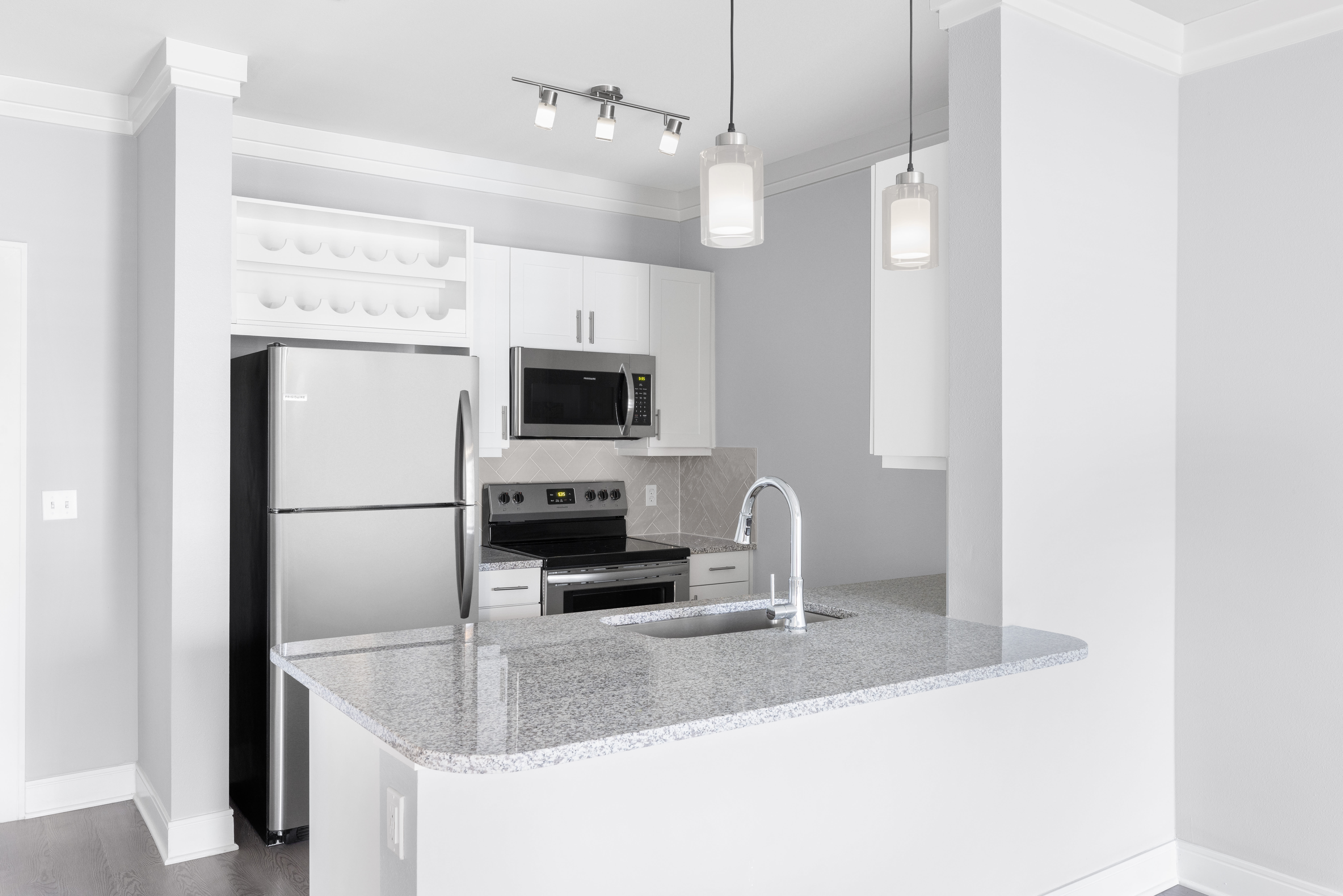 Vale Overland Park Apartments 6 of 12
