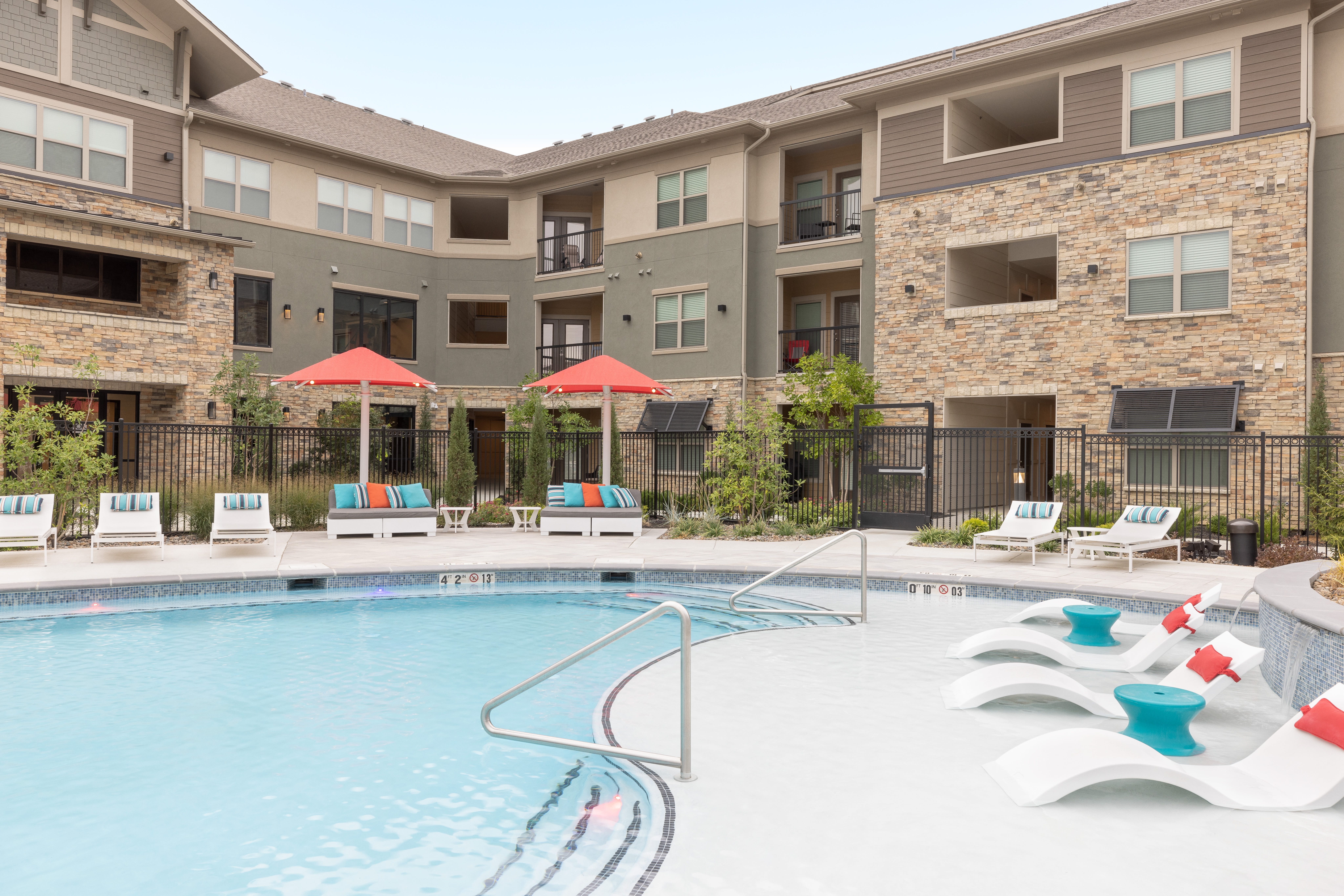 Vale Overland Park Apartments 8 of 12