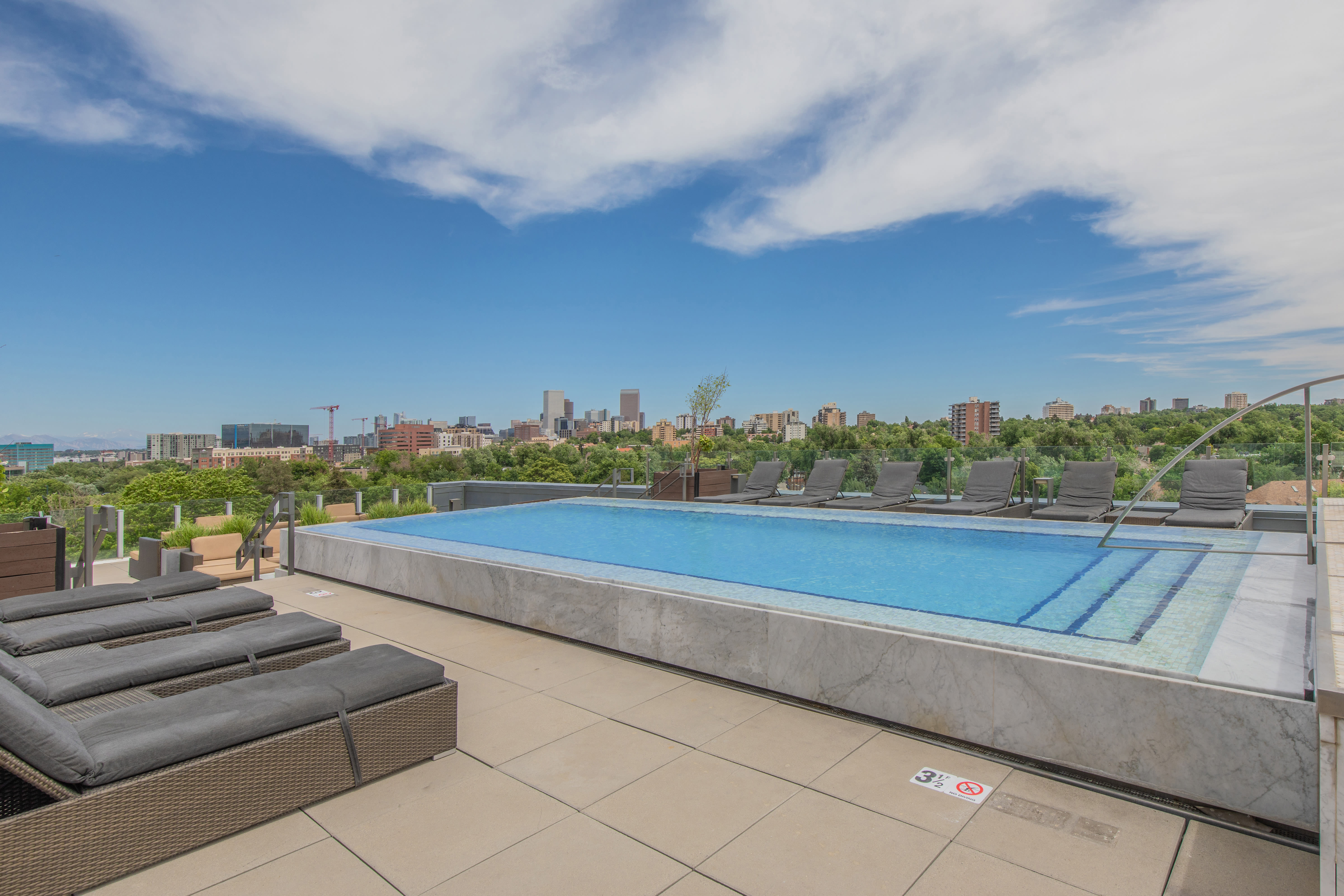 Pool at The View at Wash Park (2 of 3)
