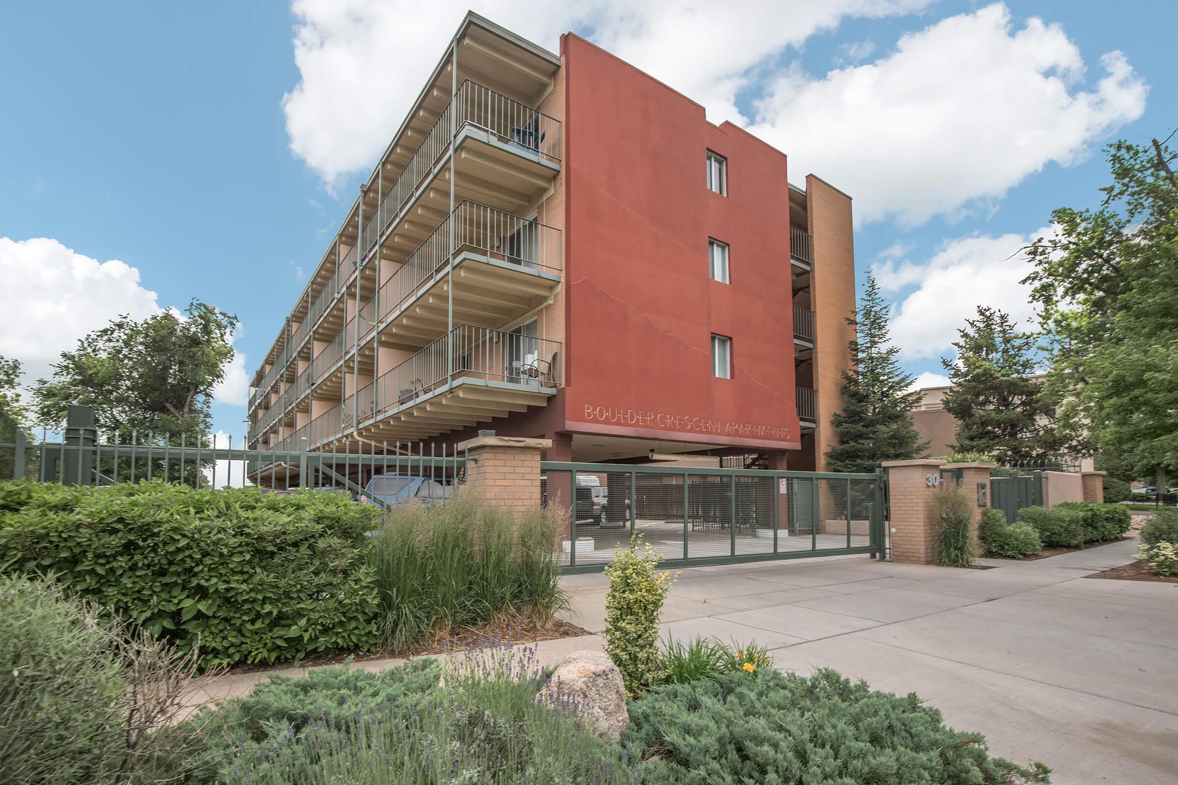 Boulder Crescent 2 of 7