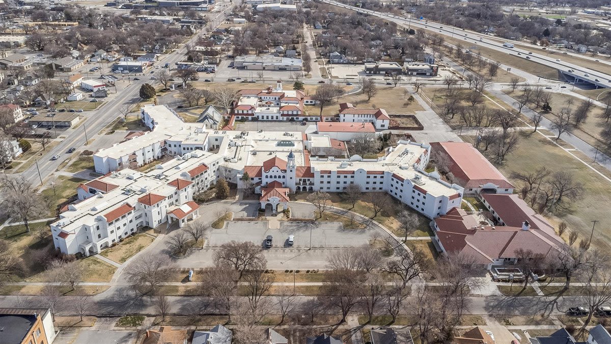 Aerial view of Oxford Vista Wichita in Wichita, Kansas