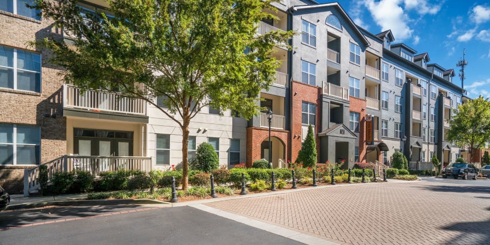 Street view of the housing at Drift Dunwoody in Dunwoody, Georgia