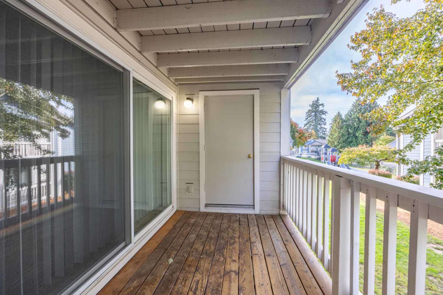 Private balcony at Tualatin View Apartments in Portland, Oregon