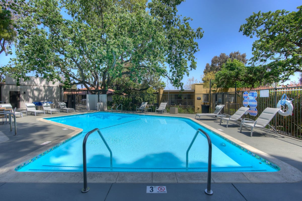 Beautiful pool at Los Robles Apartments, Thousand Oaks, California