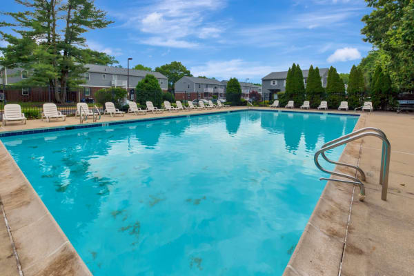 Neighborhood at Village Square Apartments