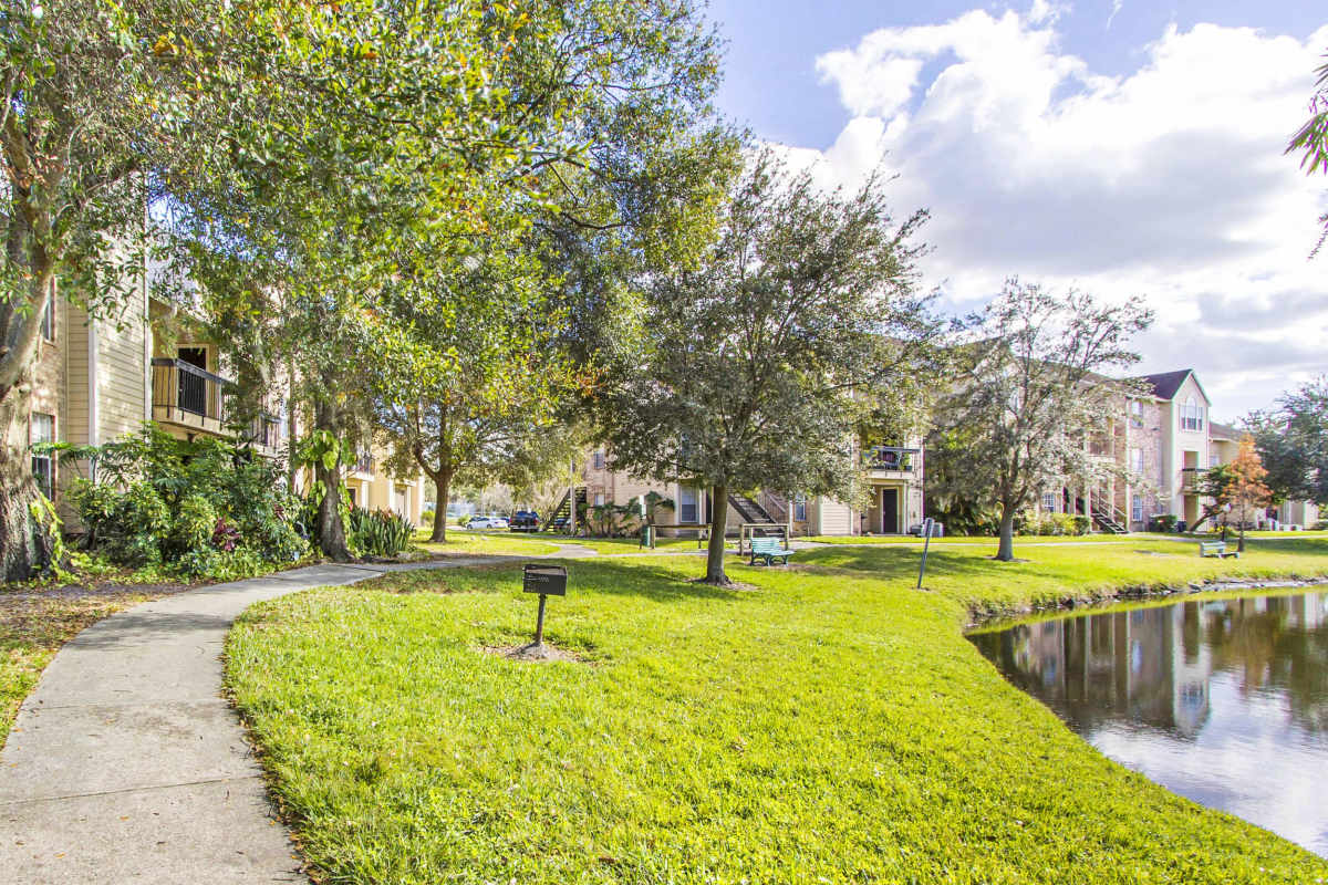 Lakeside pathway at Milana Reserve, Tampa, Florida