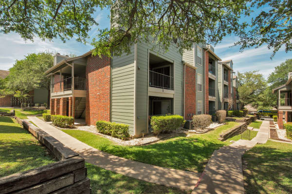 Bradford Pointe exterior view