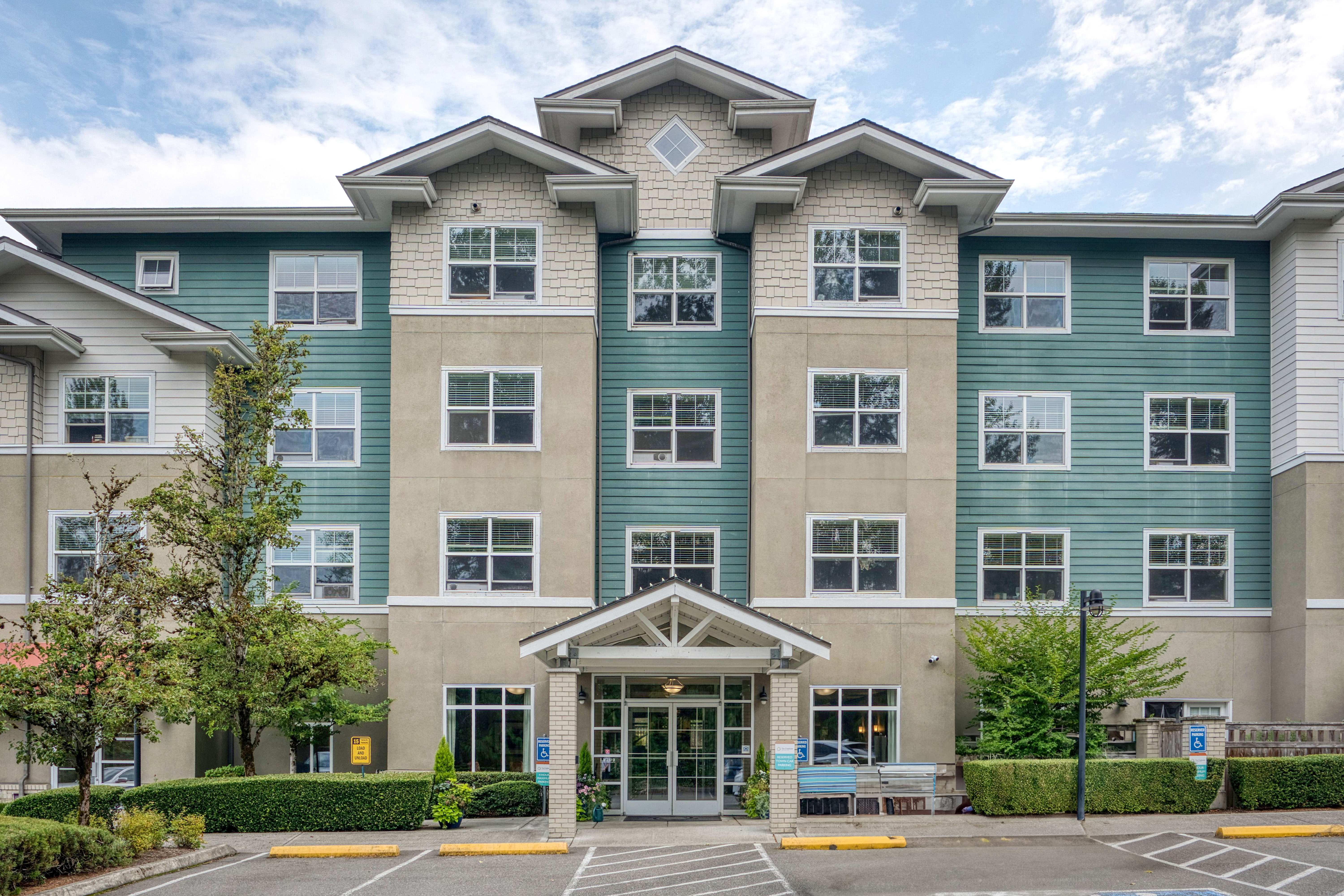 Front shot apartment at The Creekside in Woodinville, Washington