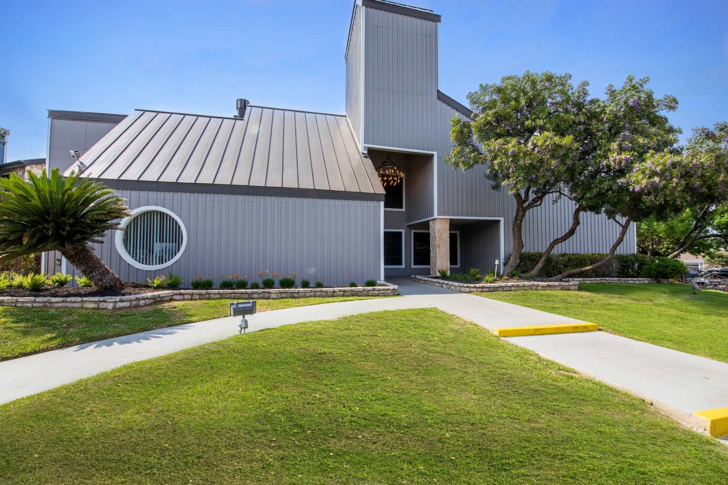 Walkway to the main building at Moss Landing in San Antonio, Texas                                