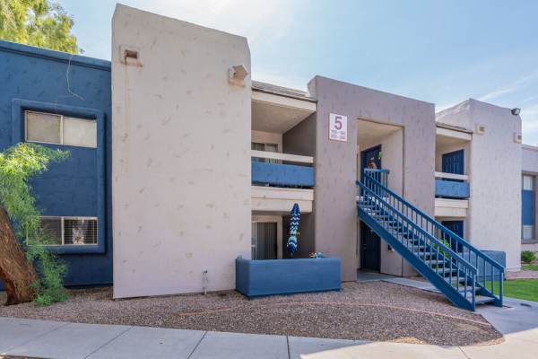 Exterior shot with great colors at 544 Southern Apartments in Mesa,Arizona