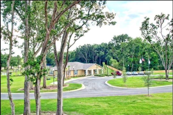 Outside view at Woodside in Mobile, Alabama
