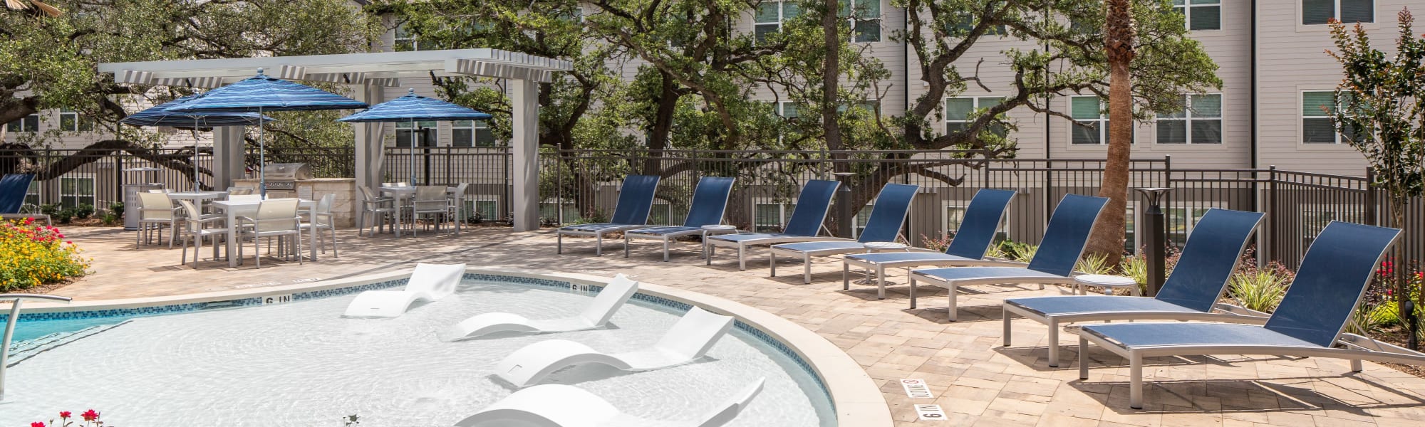 Amenities at Linden at The Rim in San Antonio, Texas