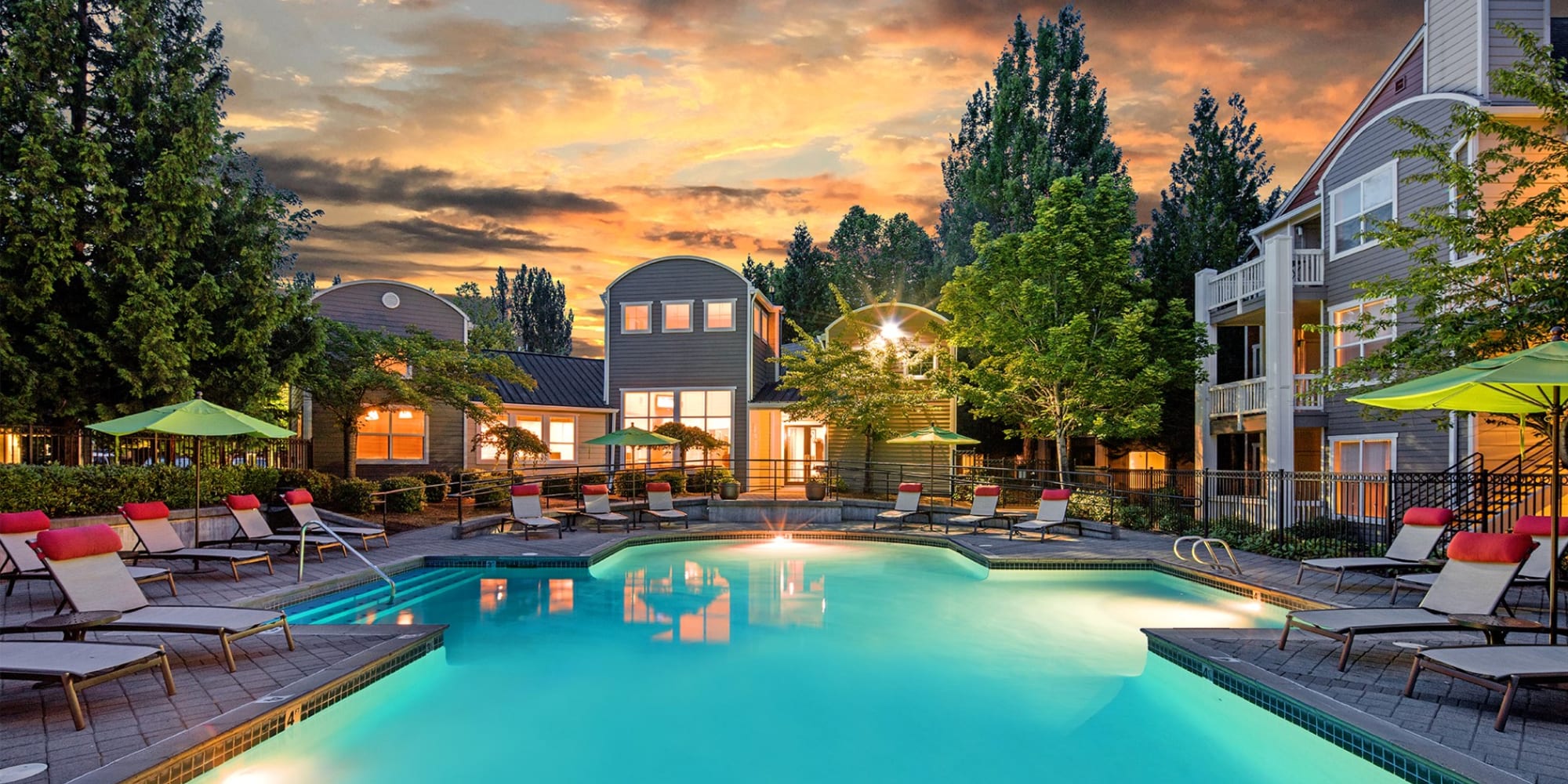 Apartments at Center Pointe Apartment Homes in Beaverton, Oregon