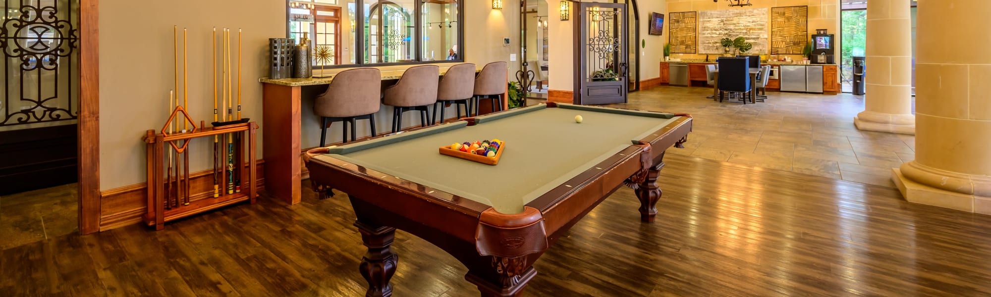 Virtual tours of Pecan Springs Apartments in San Antonio, Texas