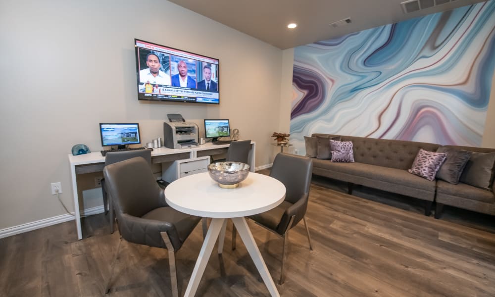 Computer area at Remington Apartments in Amarillo, Texas