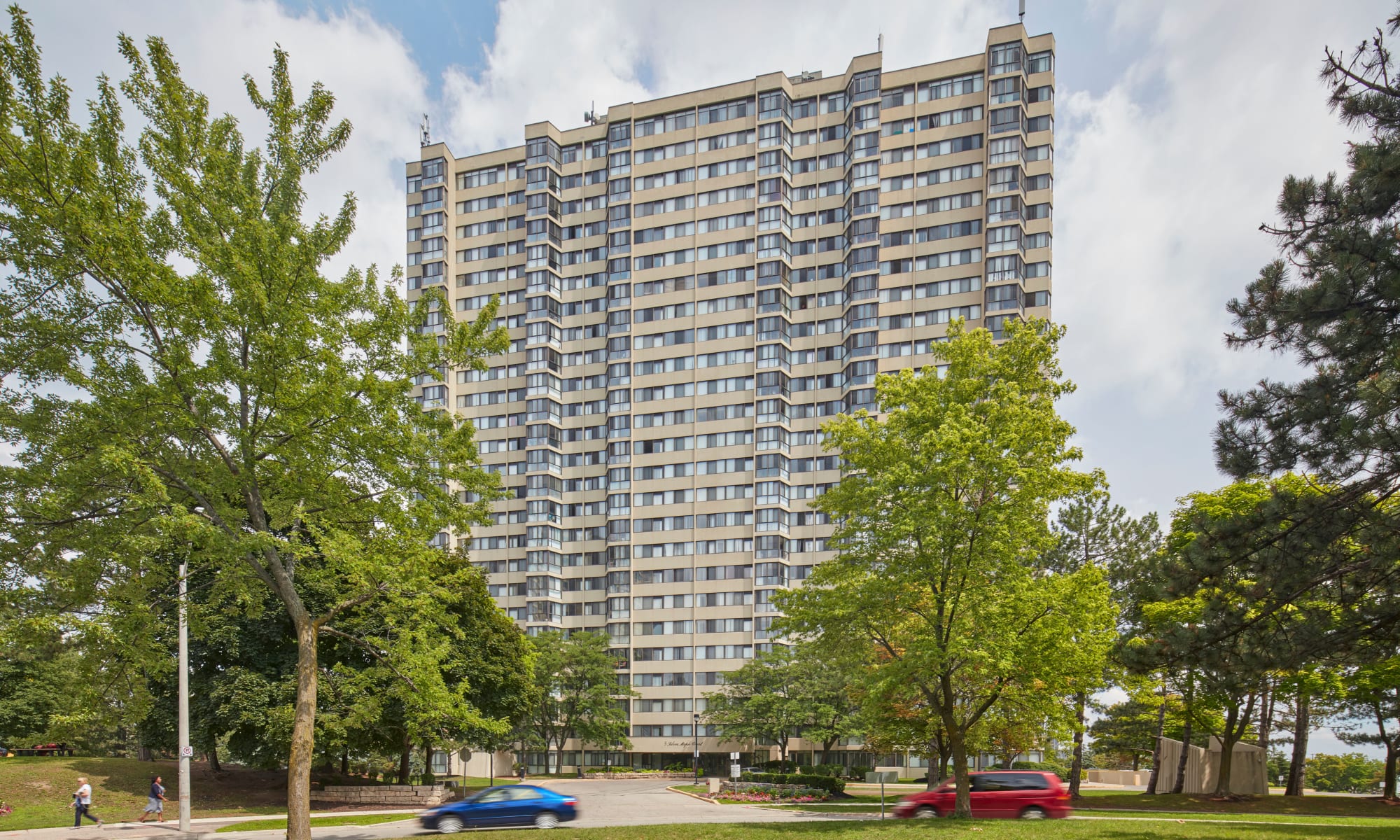 8 Silver Maple Court in Brampton, Ontario