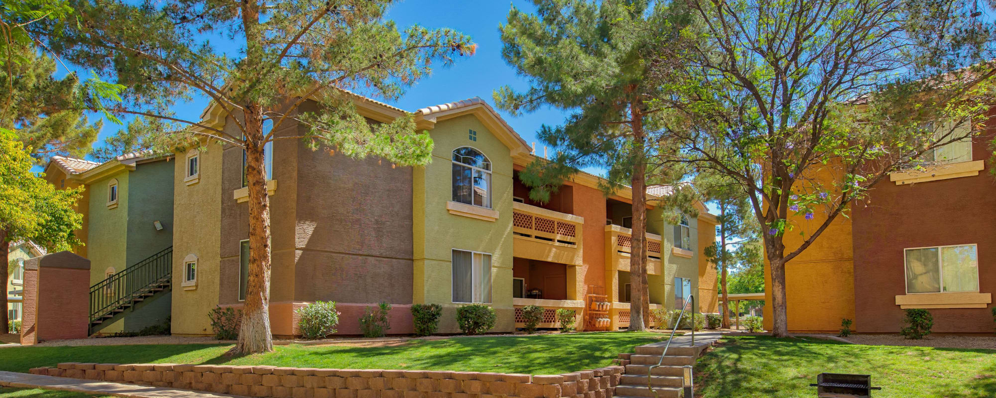 Neighborhood of Serena Shores Apartments in Gilbert, Arizona