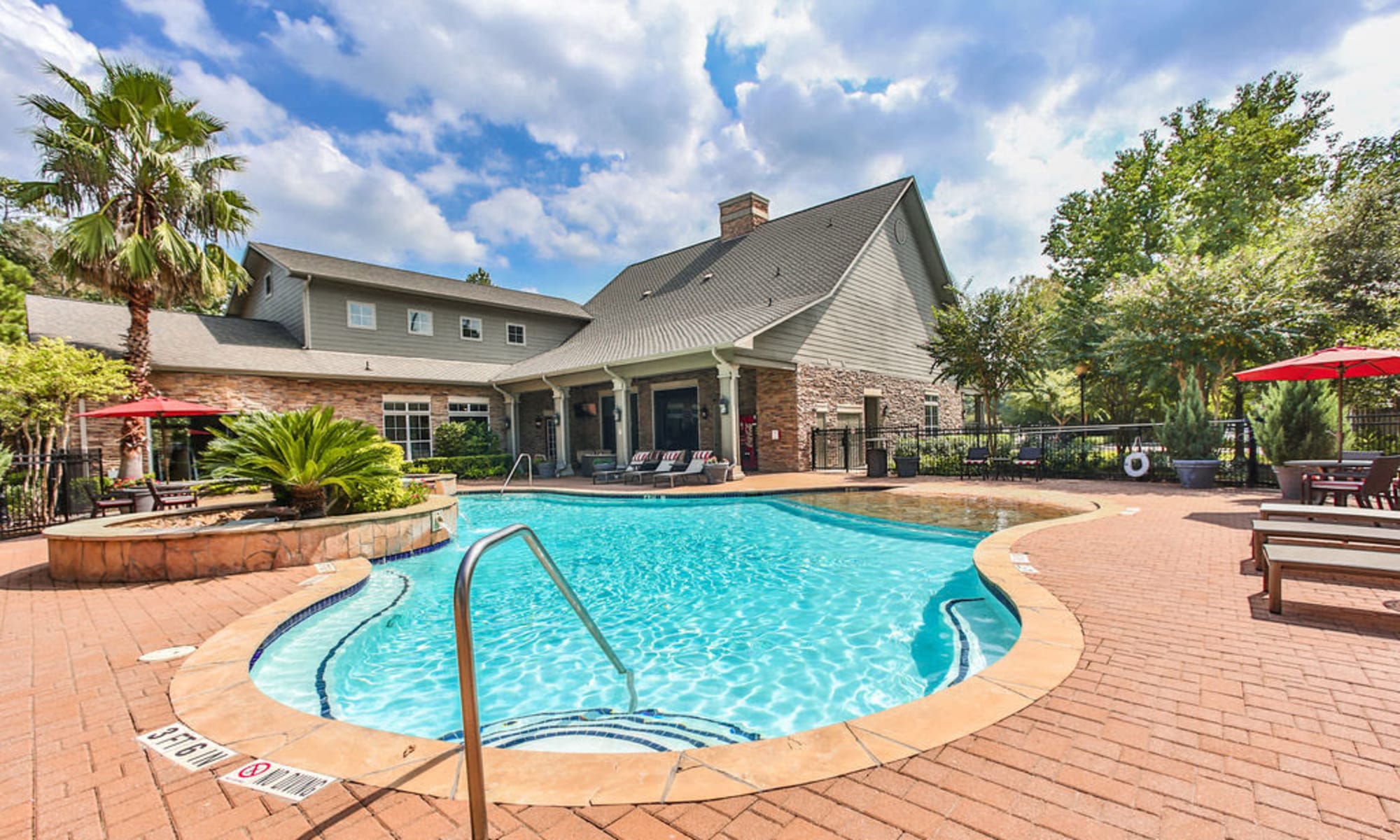 Pet policy at Stone Creek at The Woodlands in The Woodlands, Texas