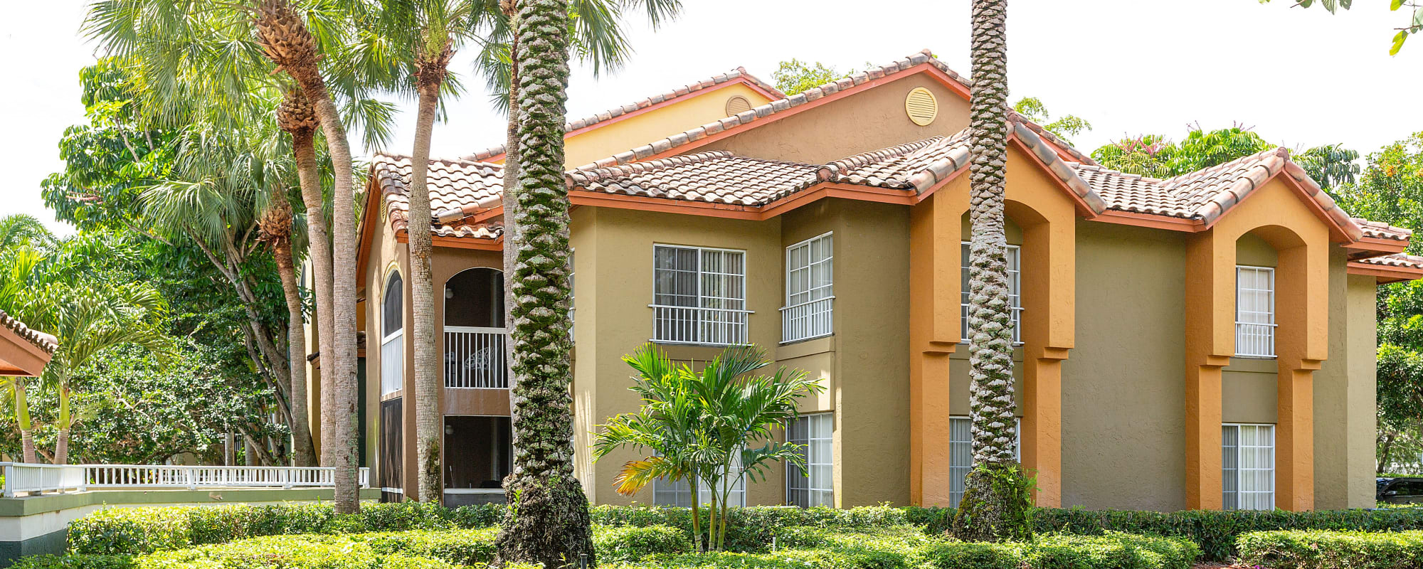 Schedule a tour of Mosaic Apartments in Coral Springs, Florida