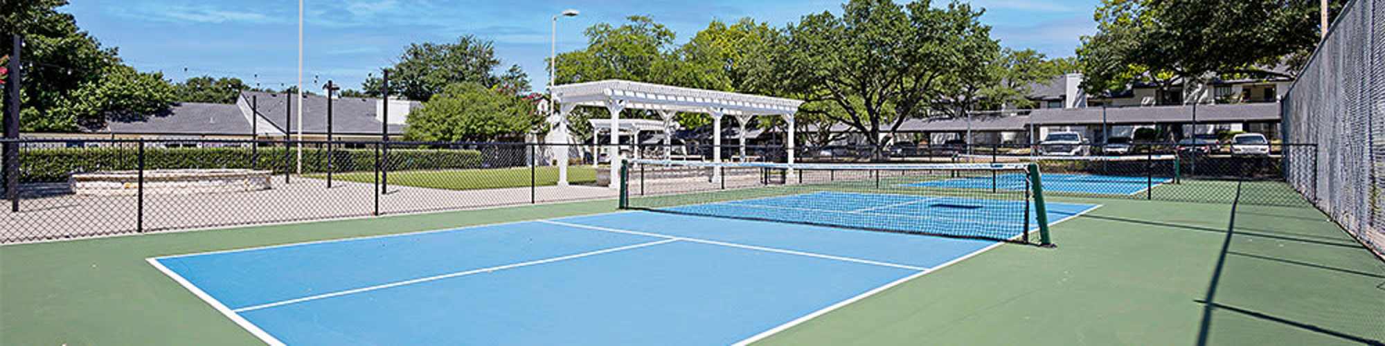 Residents | Oaks at Duck Creek in Garland, Texas