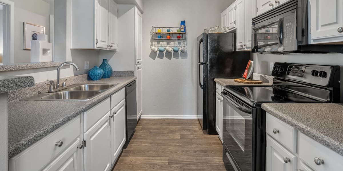 Fully equipped and modern kitchen at Alante at the Islands in Chandler, Arizona