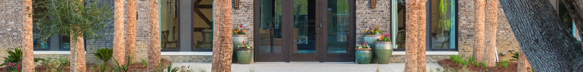 Apartments in Charleston, SC offering Studio, 1, 2 & 3 bedroom apartments