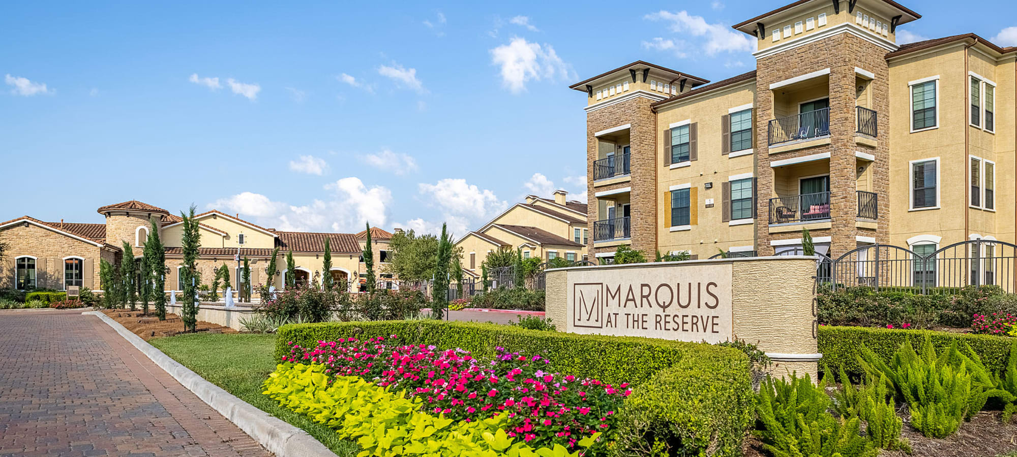 Apply to live at Marquis at the Reserve in Katy, Texas