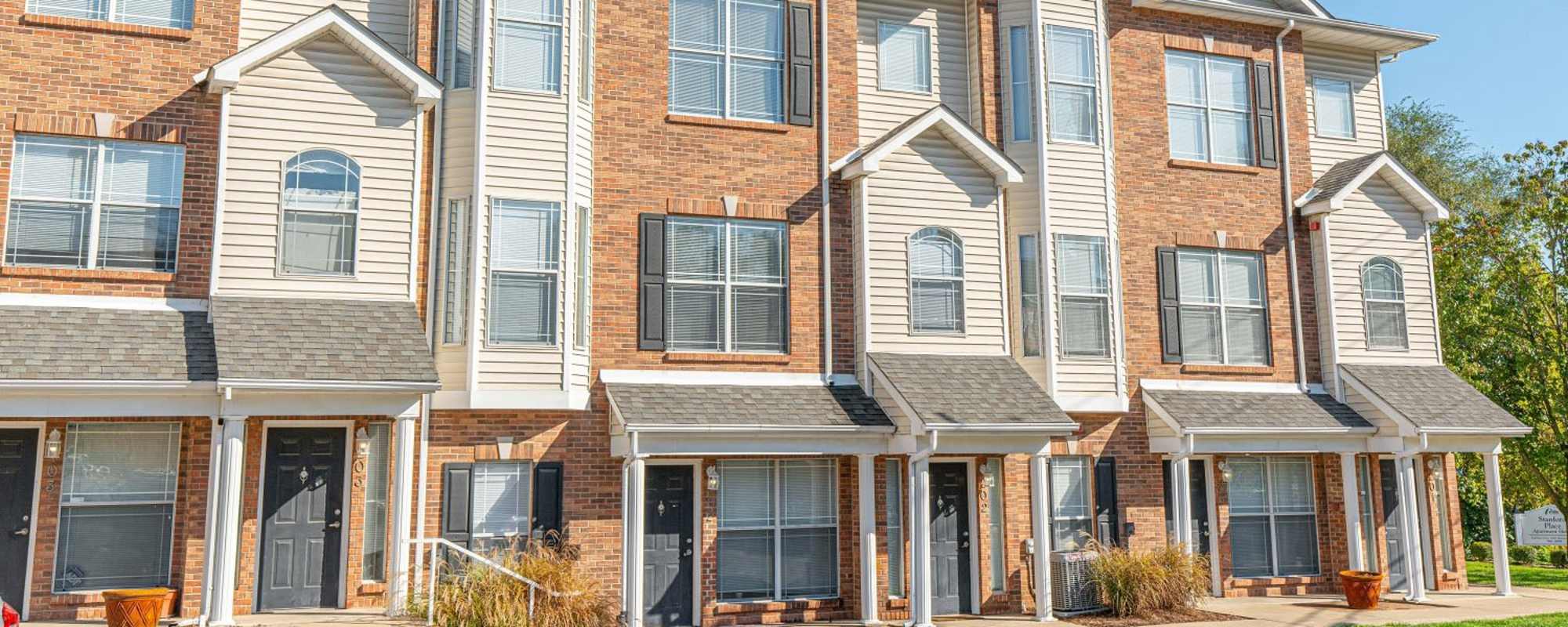 Apartments at Stanford Place Apartments in Saint Louis, Missouri